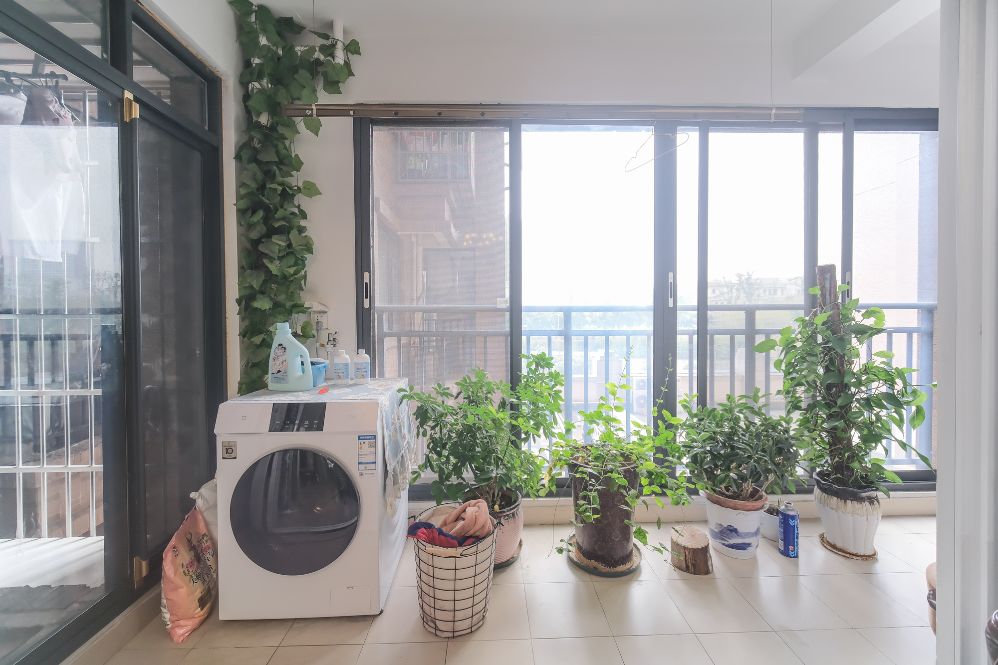 三一街区  3室2厅2卫    78.0万阳台