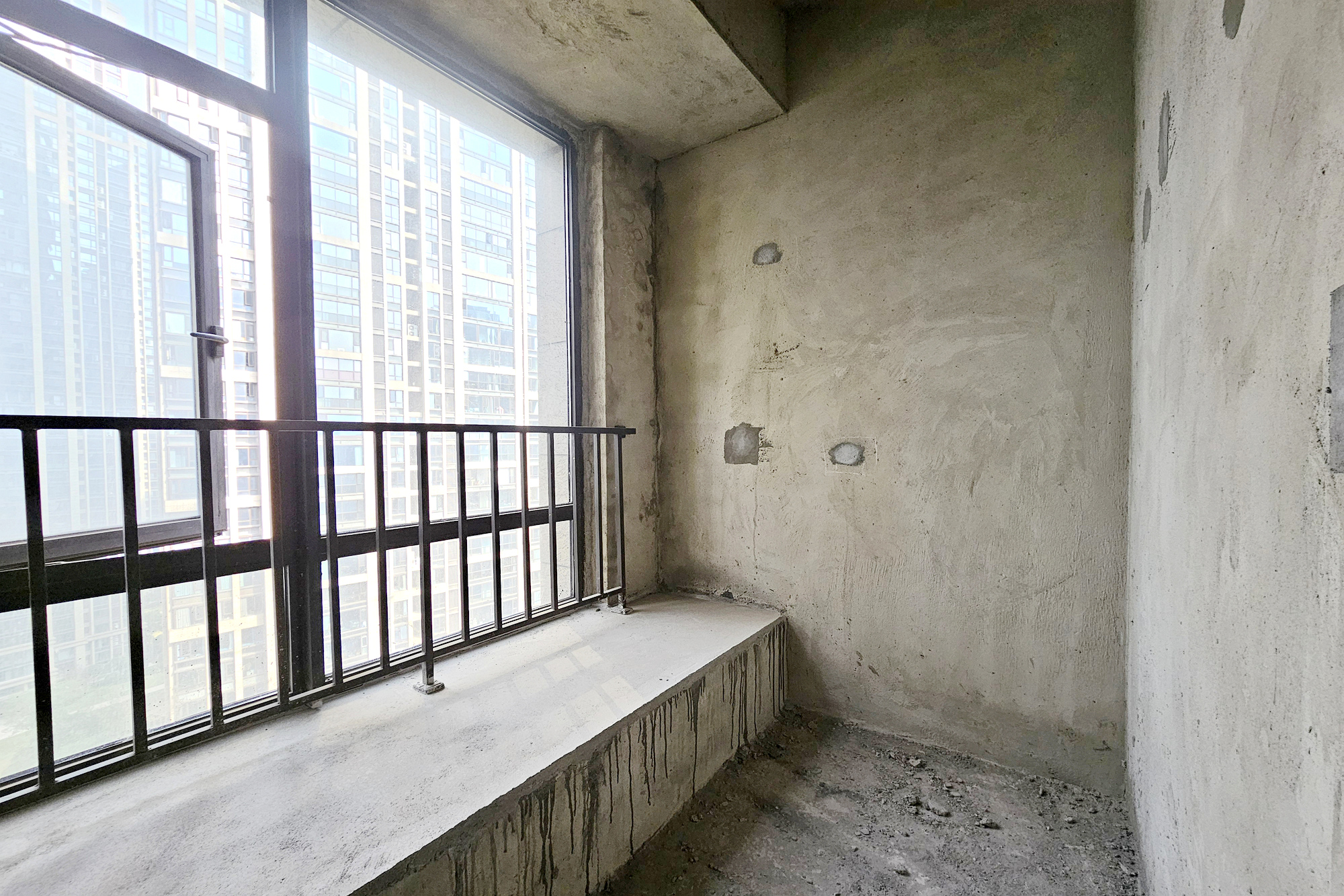 明昇壹城（明昇时代广场）二期  5室2厅3卫   390.00万其他