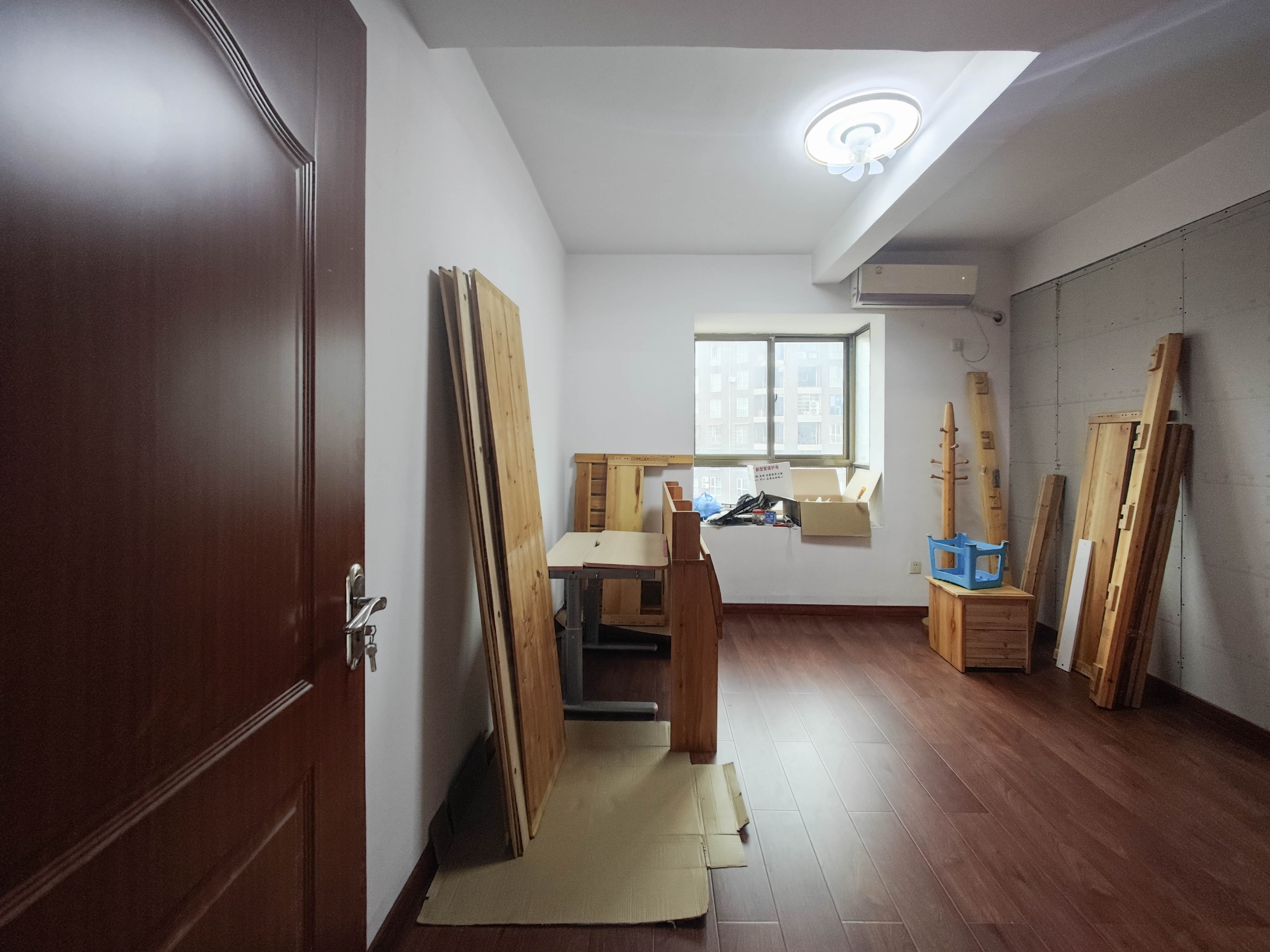 中天瑞景 5室2厅2卫 135.0万 中天瑞景 5室2厅2卫 135.0万卧室