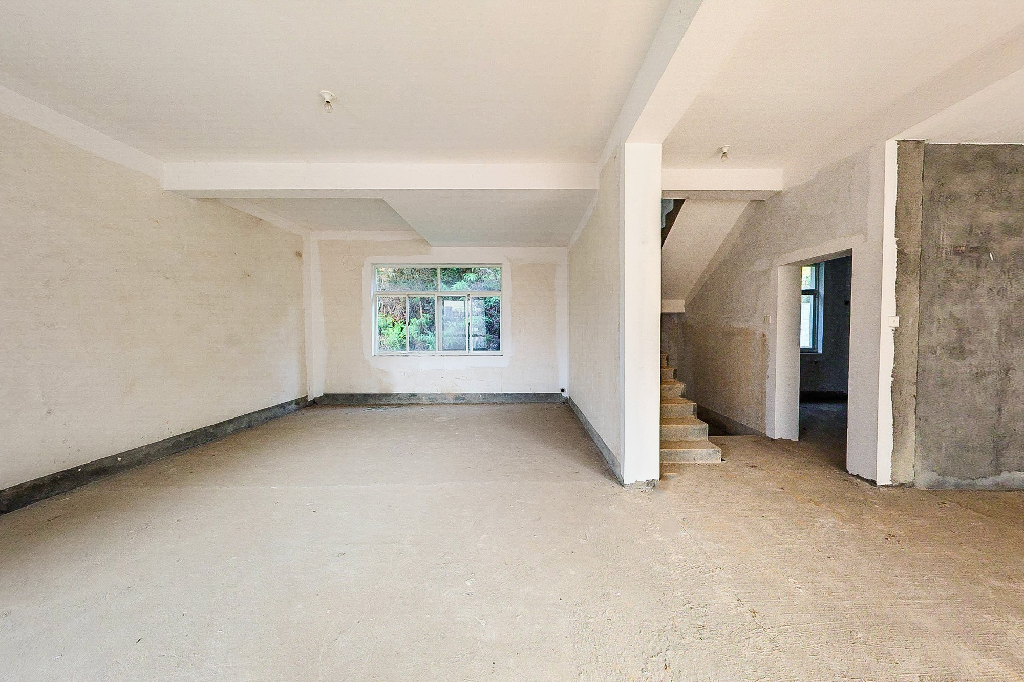 银宏小区 6室2厅5卫 328.0万 银宏小区 6室2厅5卫 328.0万客厅