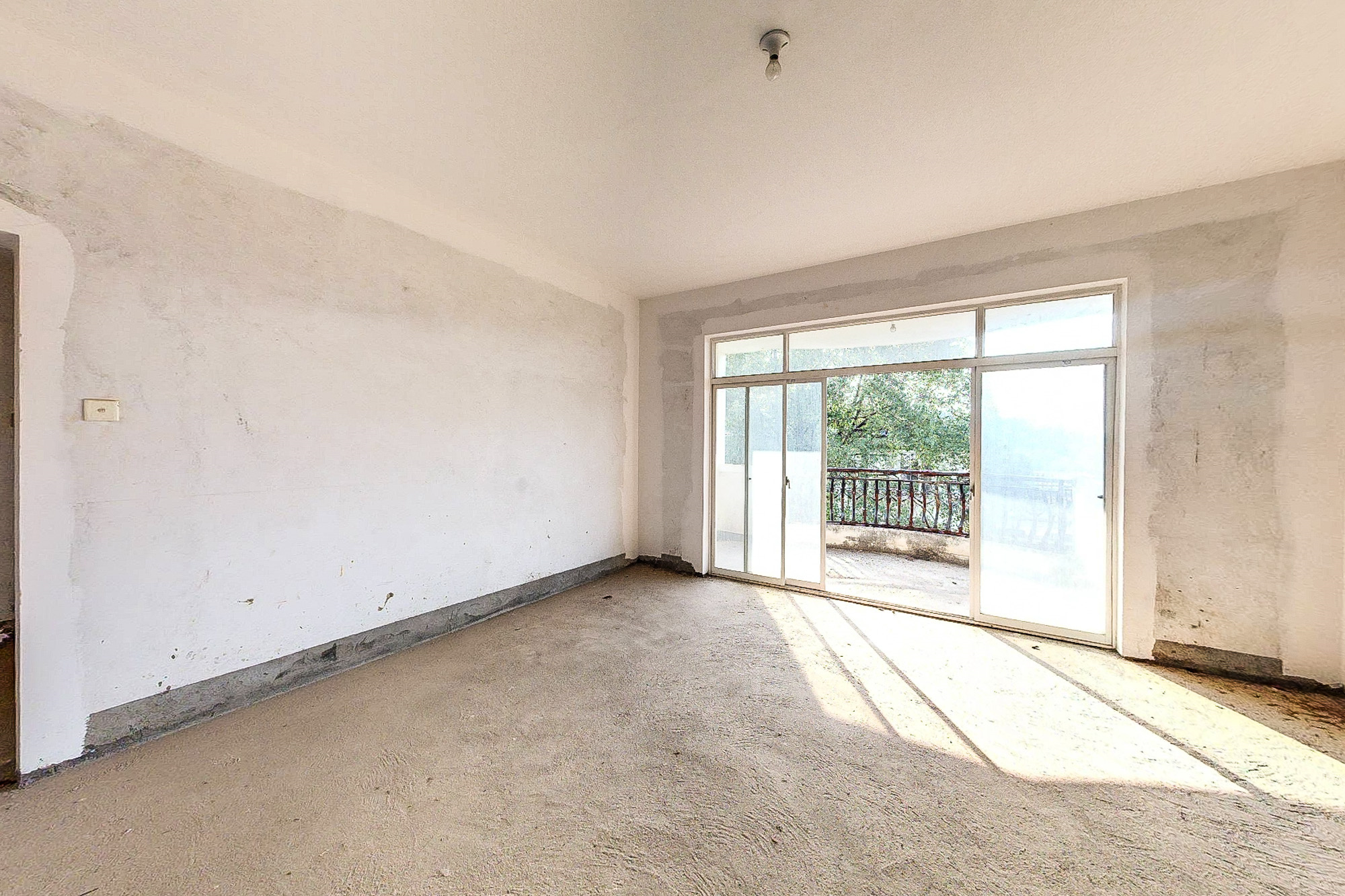 银宏小区 6室2厅5卫 328.0万 银宏小区 6室2厅5卫 328.0万卧室