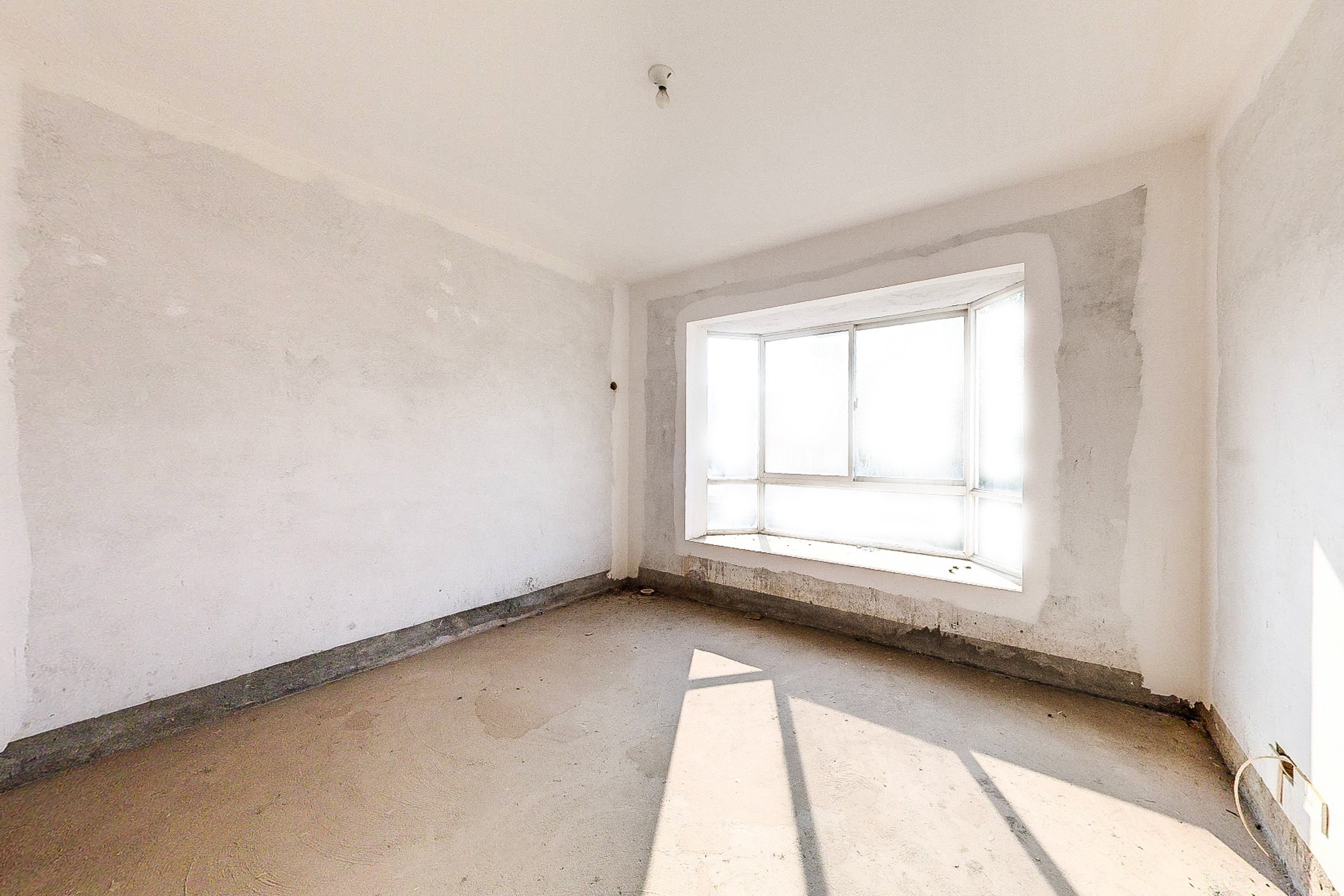 银宏小区 6室2厅5卫 328.0万 银宏小区 6室2厅5卫 328.0万卧室