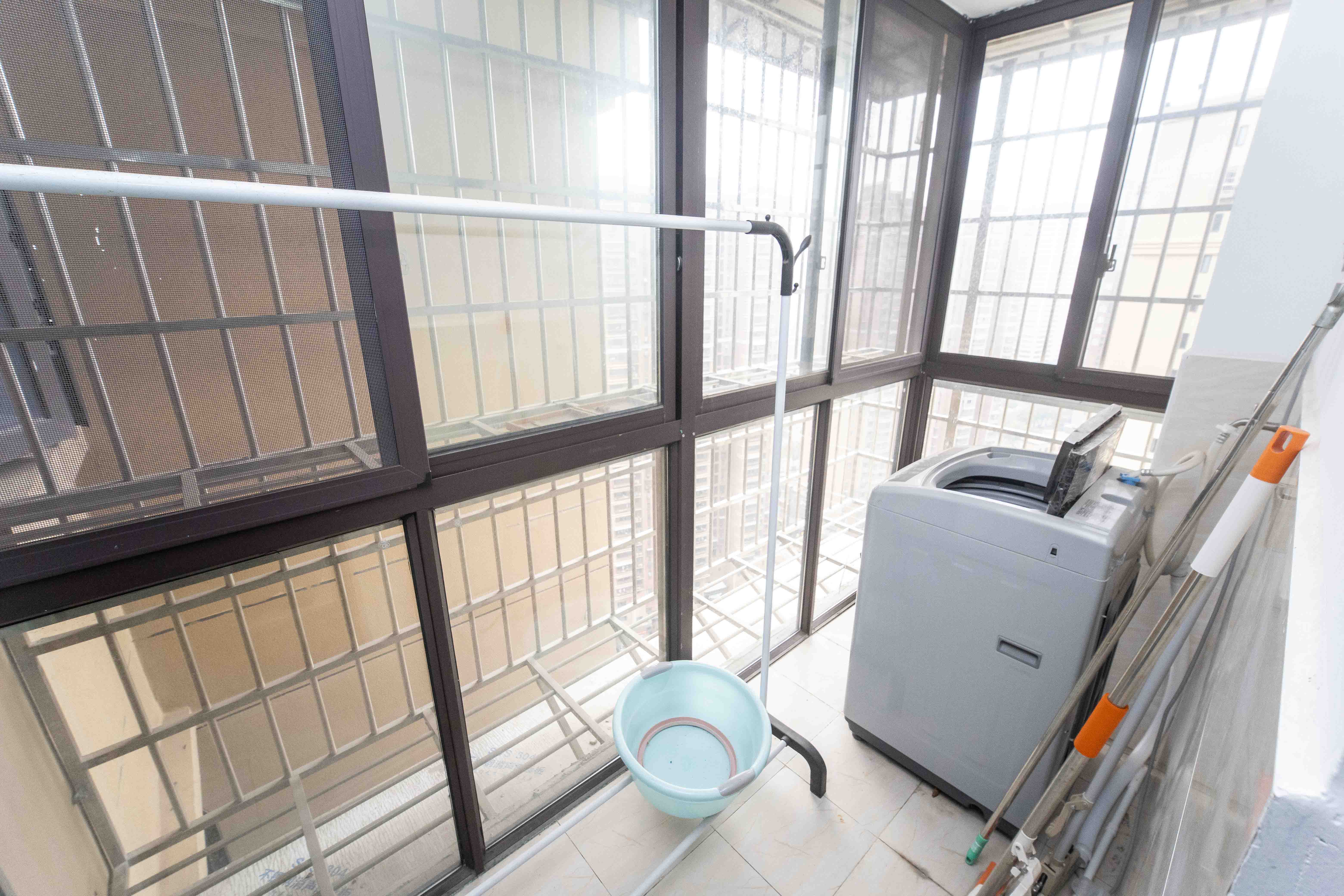 中欣楚天熙苑  3室1厅2卫   130.00万阳台