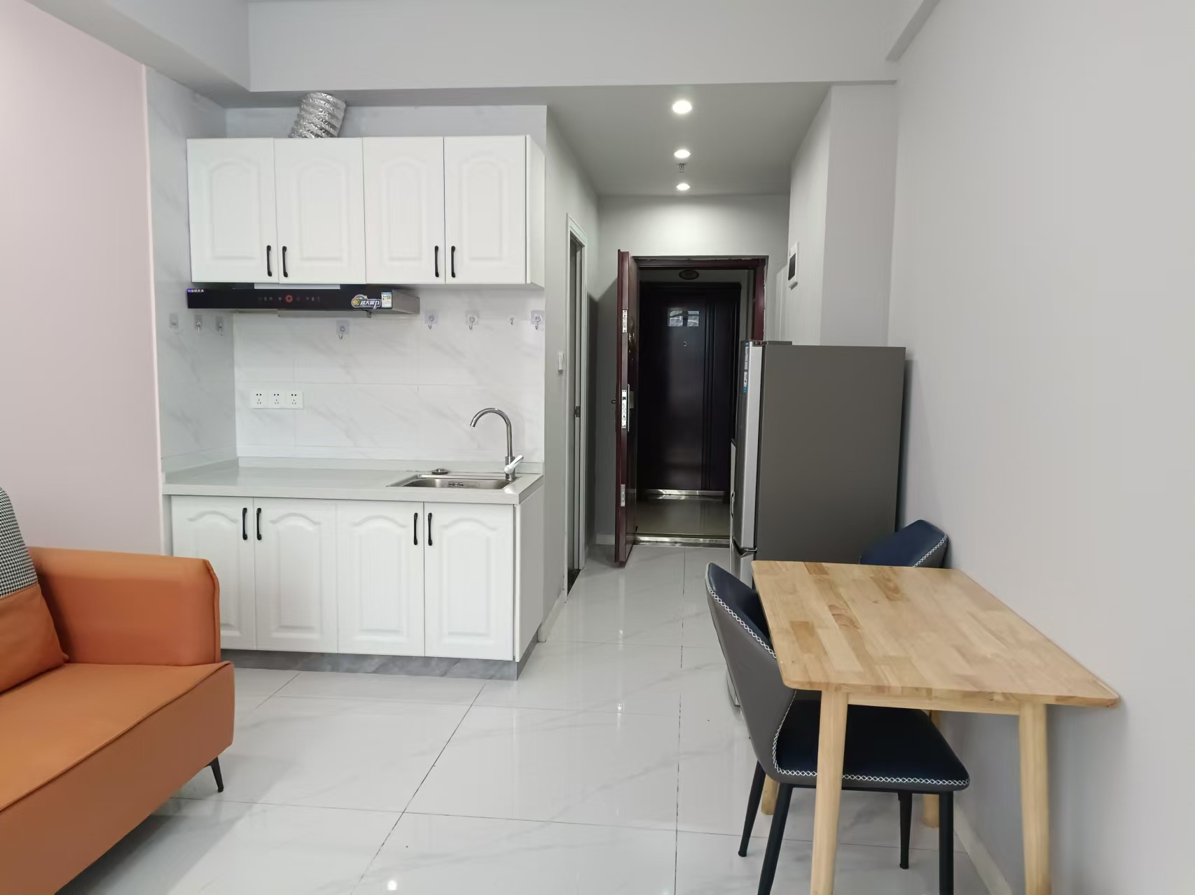 阿舍南2号(花之林大厦) 1室0厅0卫 1000.0元/月 阿舍南2号(花之林大厦) 1室0厅0卫 1000.0元/月室内图