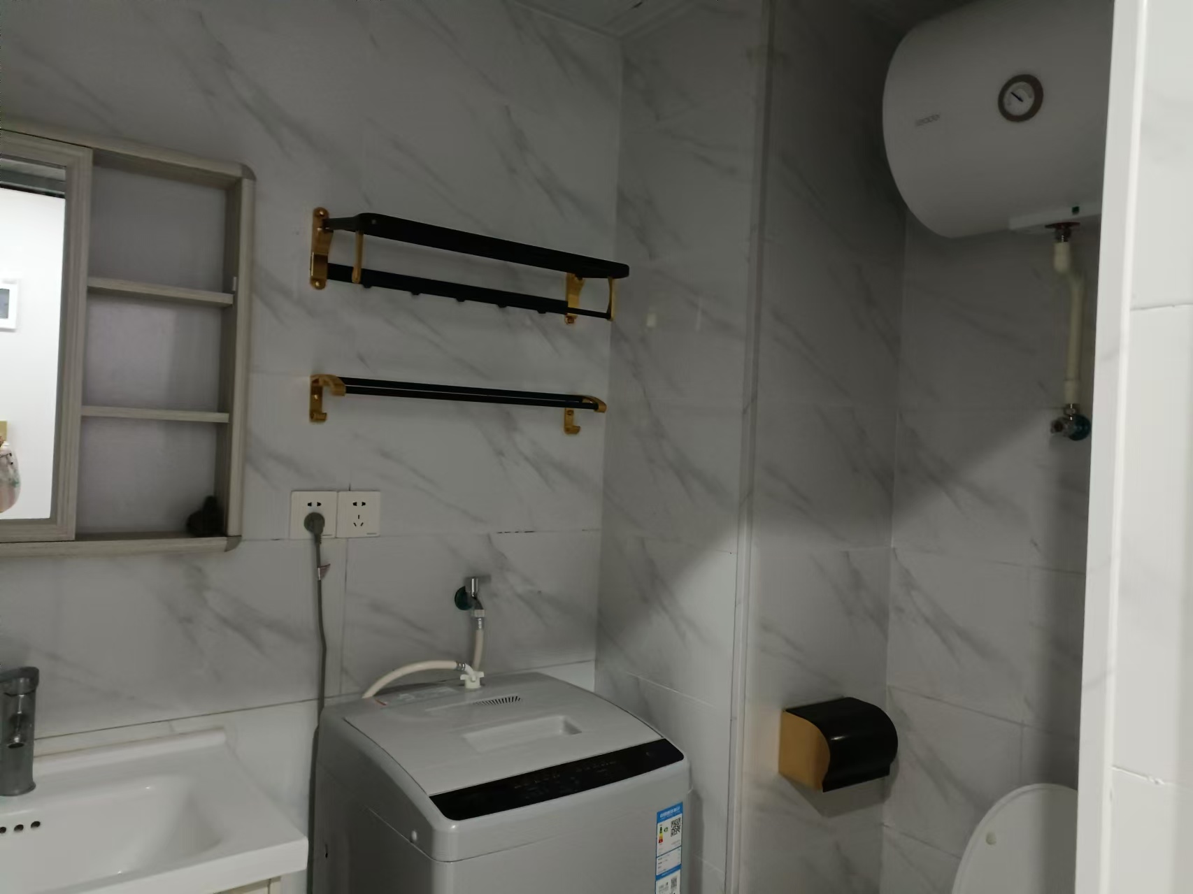 阿舍南2号(花之林大厦) 1室0厅0卫 1000.0元/月 阿舍南2号(花之林大厦) 1室0厅0卫 1000.0元/月室内图