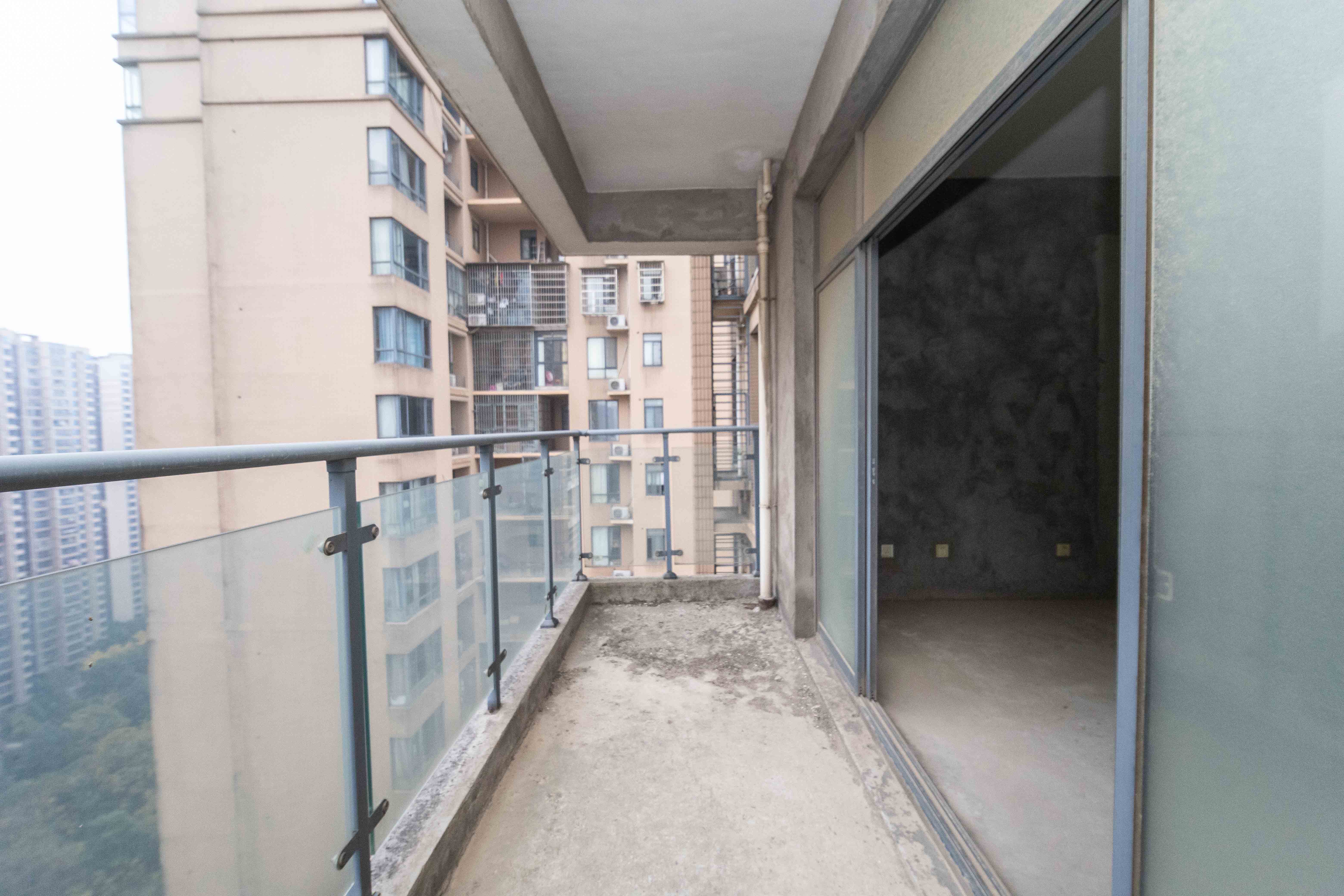 江河双水湾 4室2厅2卫 114.8万 江河双水湾 4室2厅2卫 114.8万阳台