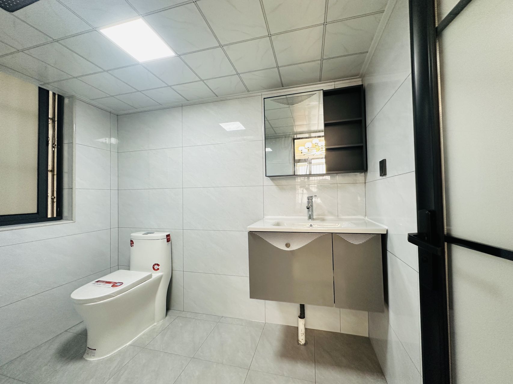 金钟大厦 3室2厅1卫 118.0万 金钟大厦 3室2厅1卫 118.0万卫生间