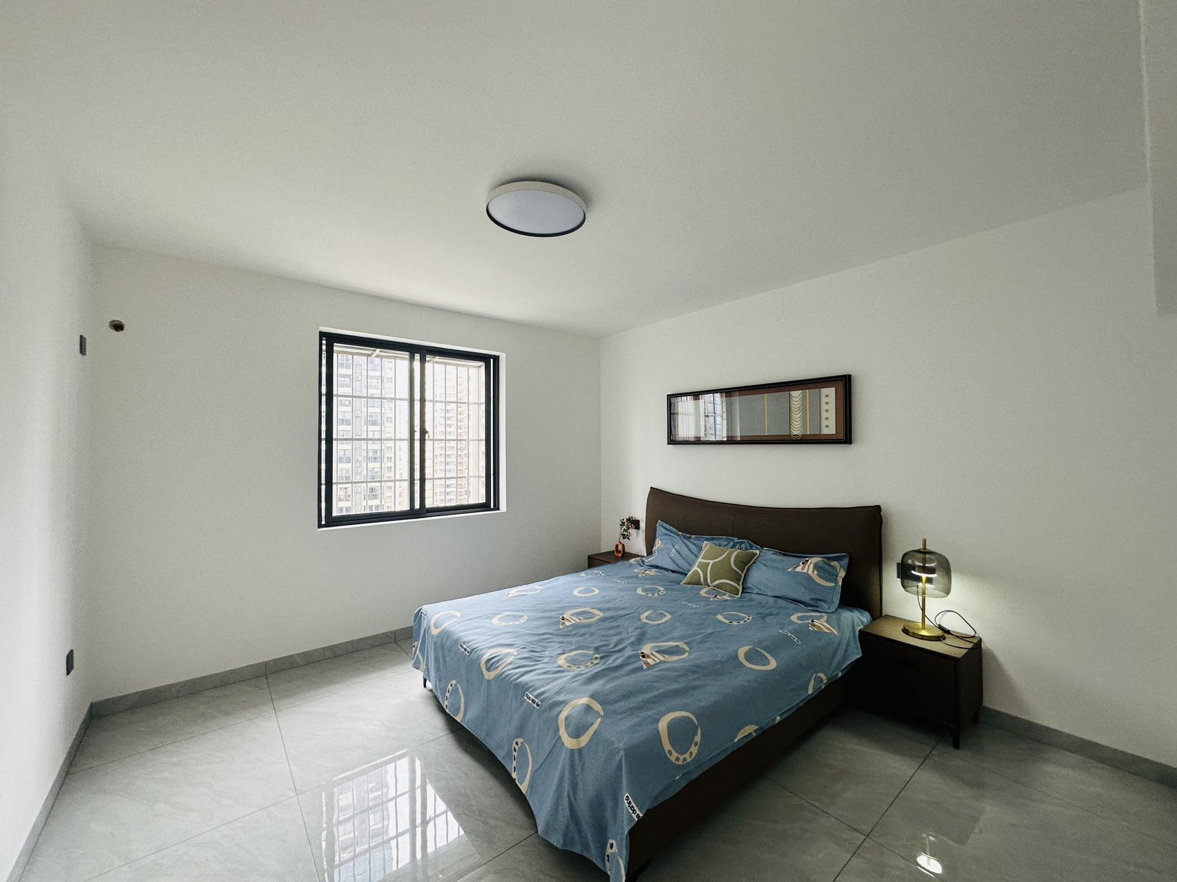 金钟大厦 3室2厅1卫 118.0万 金钟大厦 3室2厅1卫 118.0万卧室