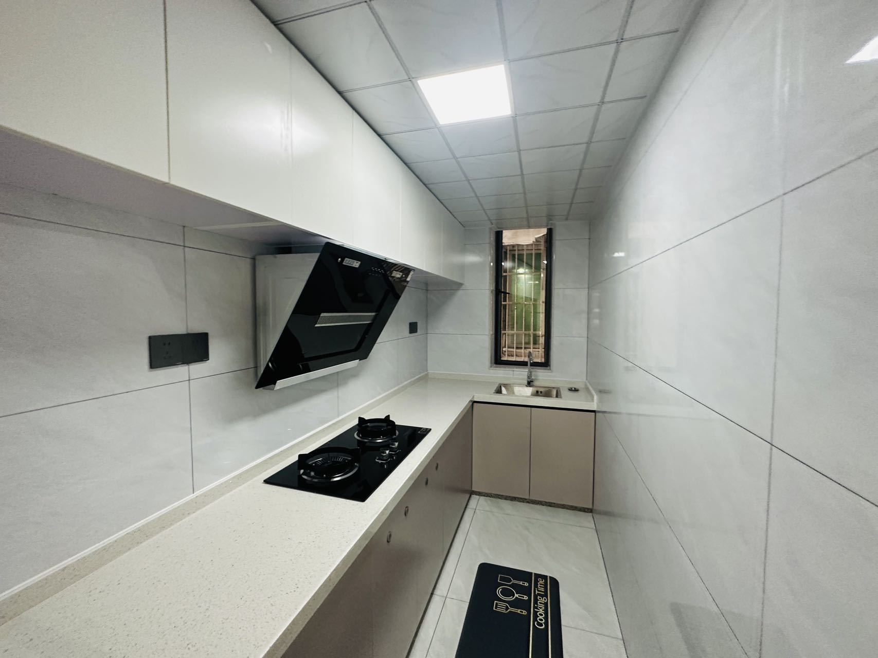 金钟大厦 3室2厅1卫 118.0万 金钟大厦 3室2厅1卫 118.0万厨房