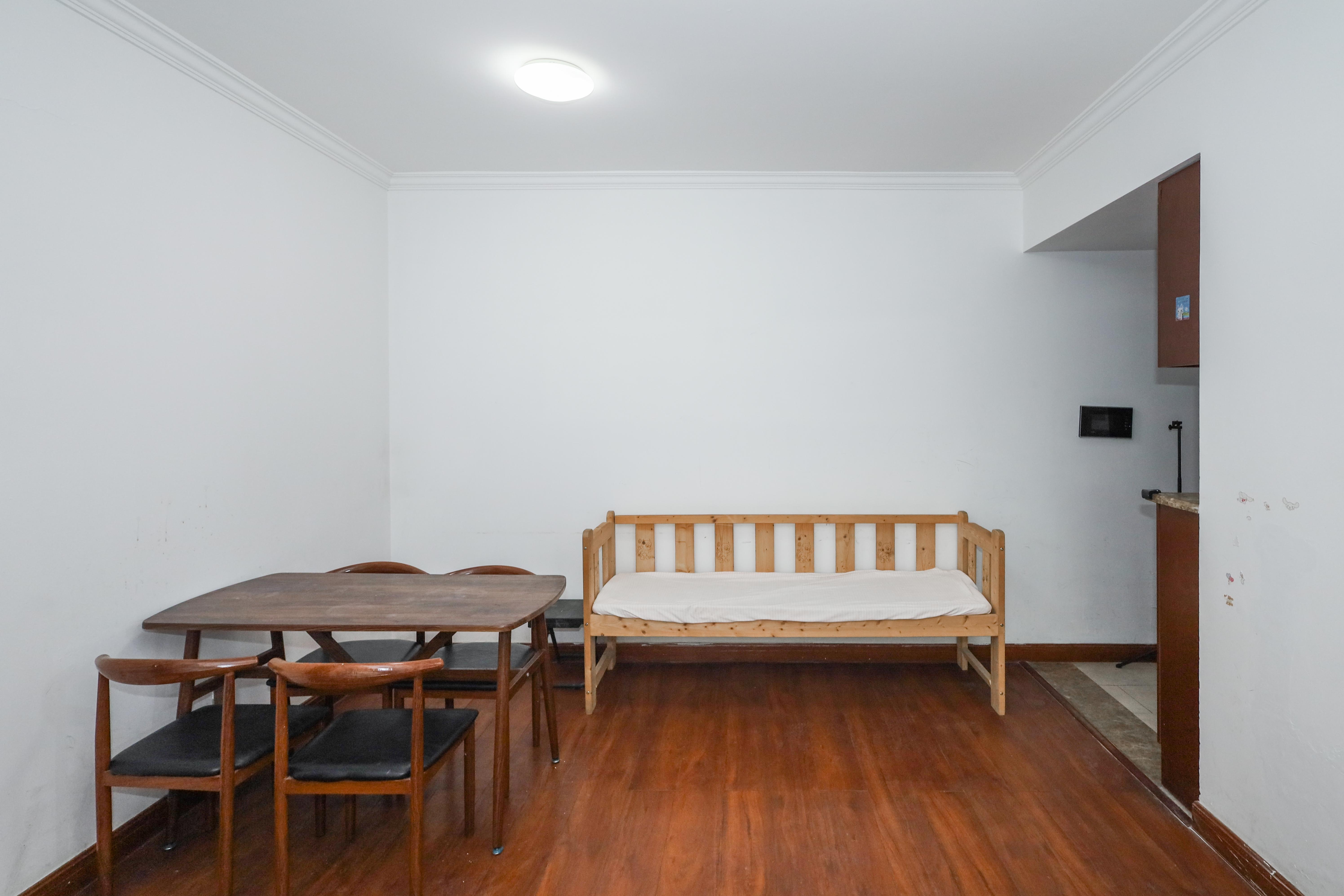 好莱城(弘德西街) 2室2厅1卫 55.0万 好莱城(弘德西街) 2室2厅1卫 55.0万其他