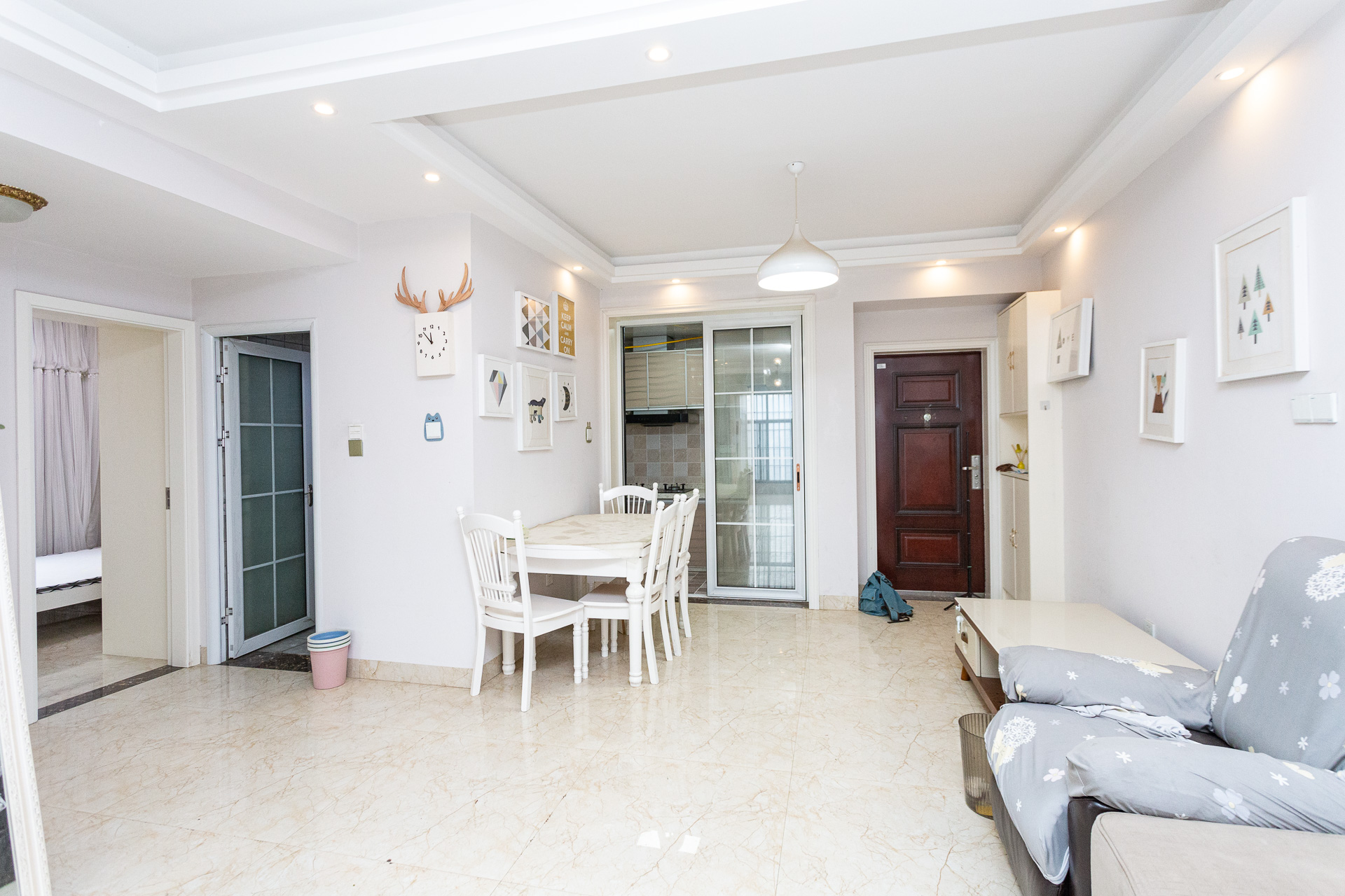 润和又一城  3室2厅1卫    95.0万 润和又一城  3室2厅1卫    95.0万客厅