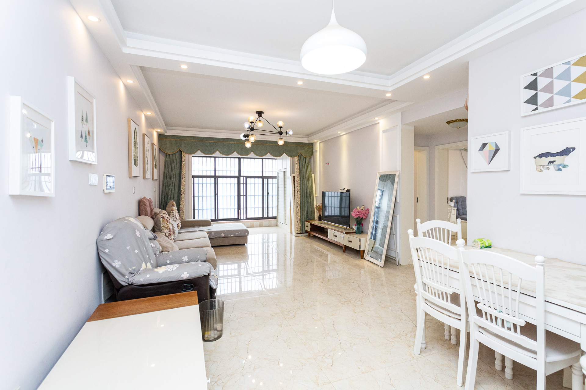 润和又一城  3室2厅1卫    95.0万 润和又一城  3室2厅1卫    95.0万客厅