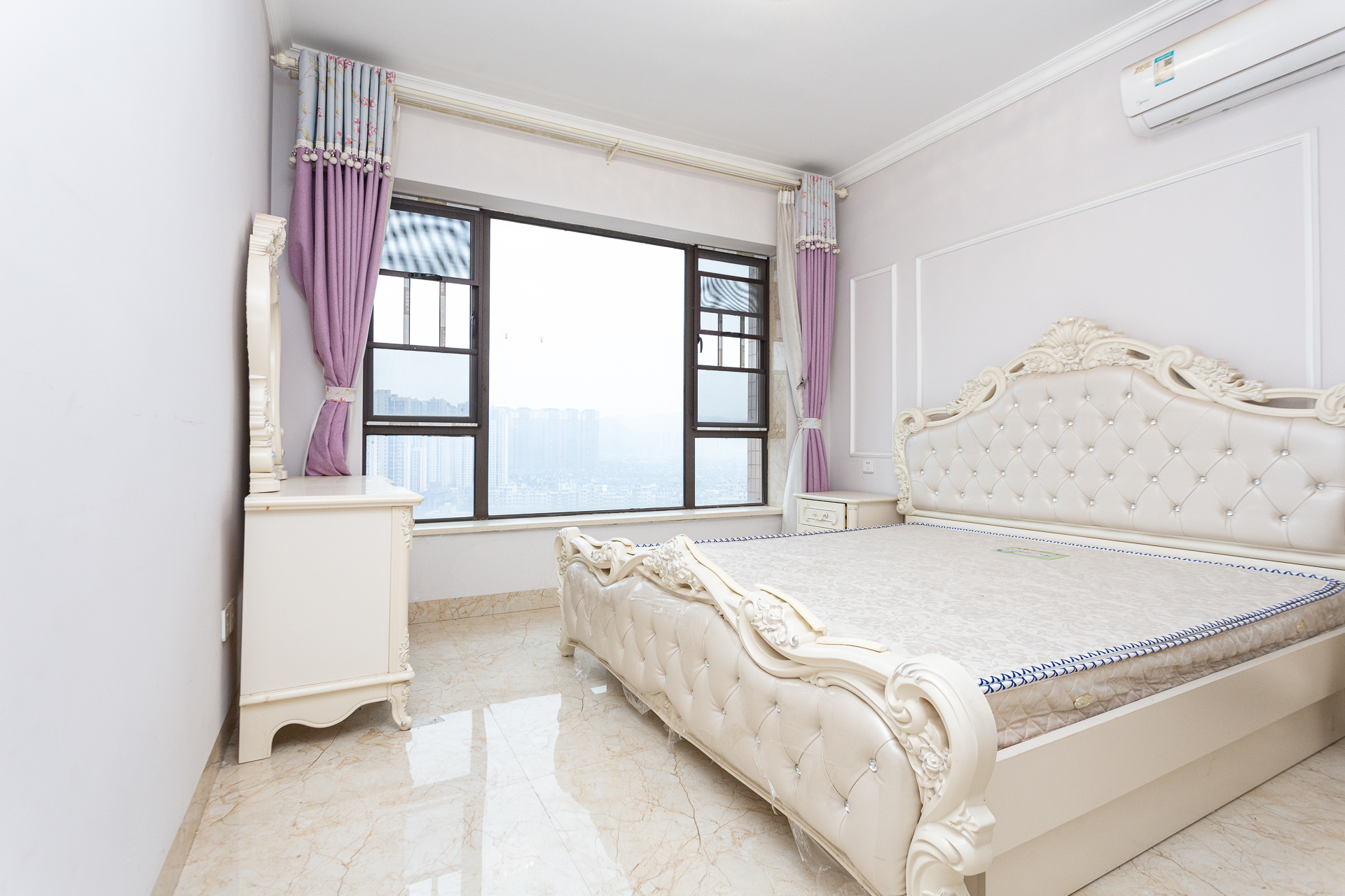 润和又一城  3室2厅1卫    95.0万 润和又一城  3室2厅1卫    95.0万卧室