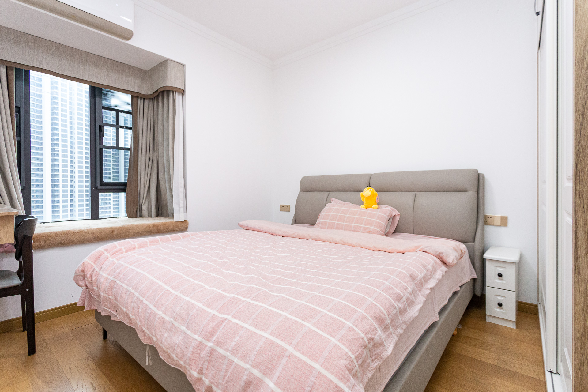 万润滨江天著  3室2厅2卫    145.0万 万润滨江天著  3室2厅2卫    145.0万卧室