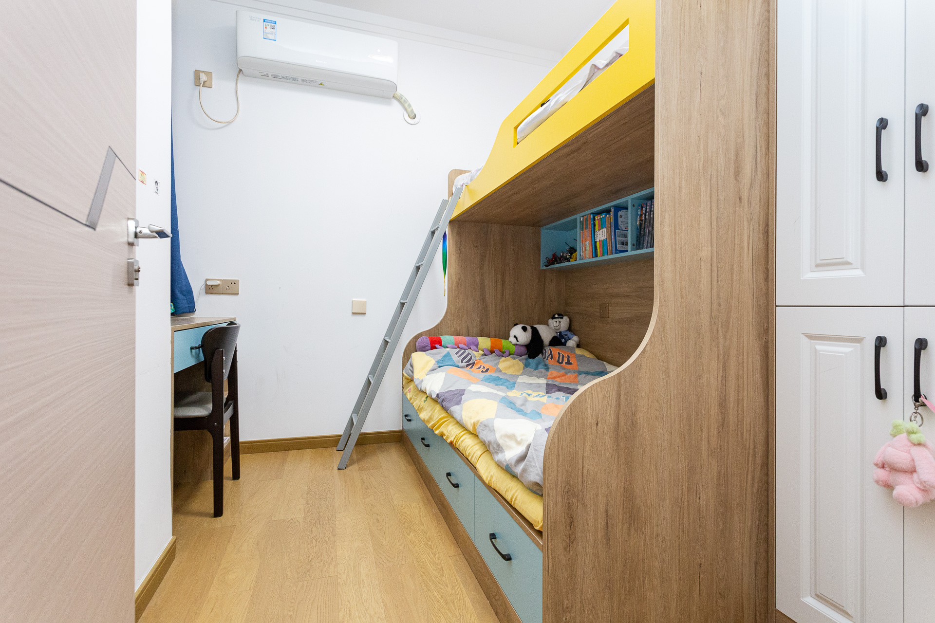 万润滨江天著  3室2厅2卫    145.0万 万润滨江天著  3室2厅2卫    145.0万卧室