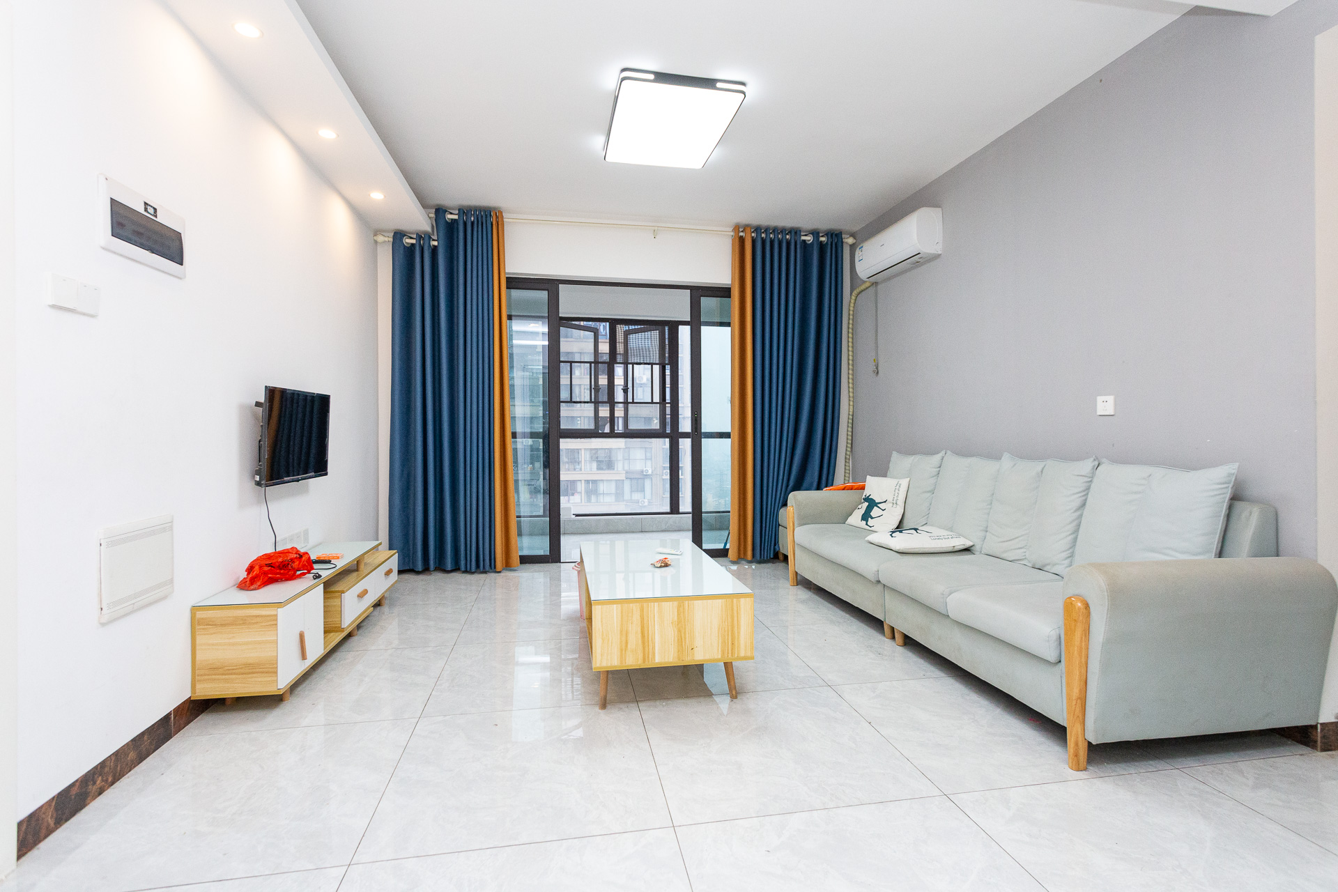 勤诚达境界城 4室2厅2卫 108.0万 勤诚达境界城 4室2厅2卫 108.0万客厅