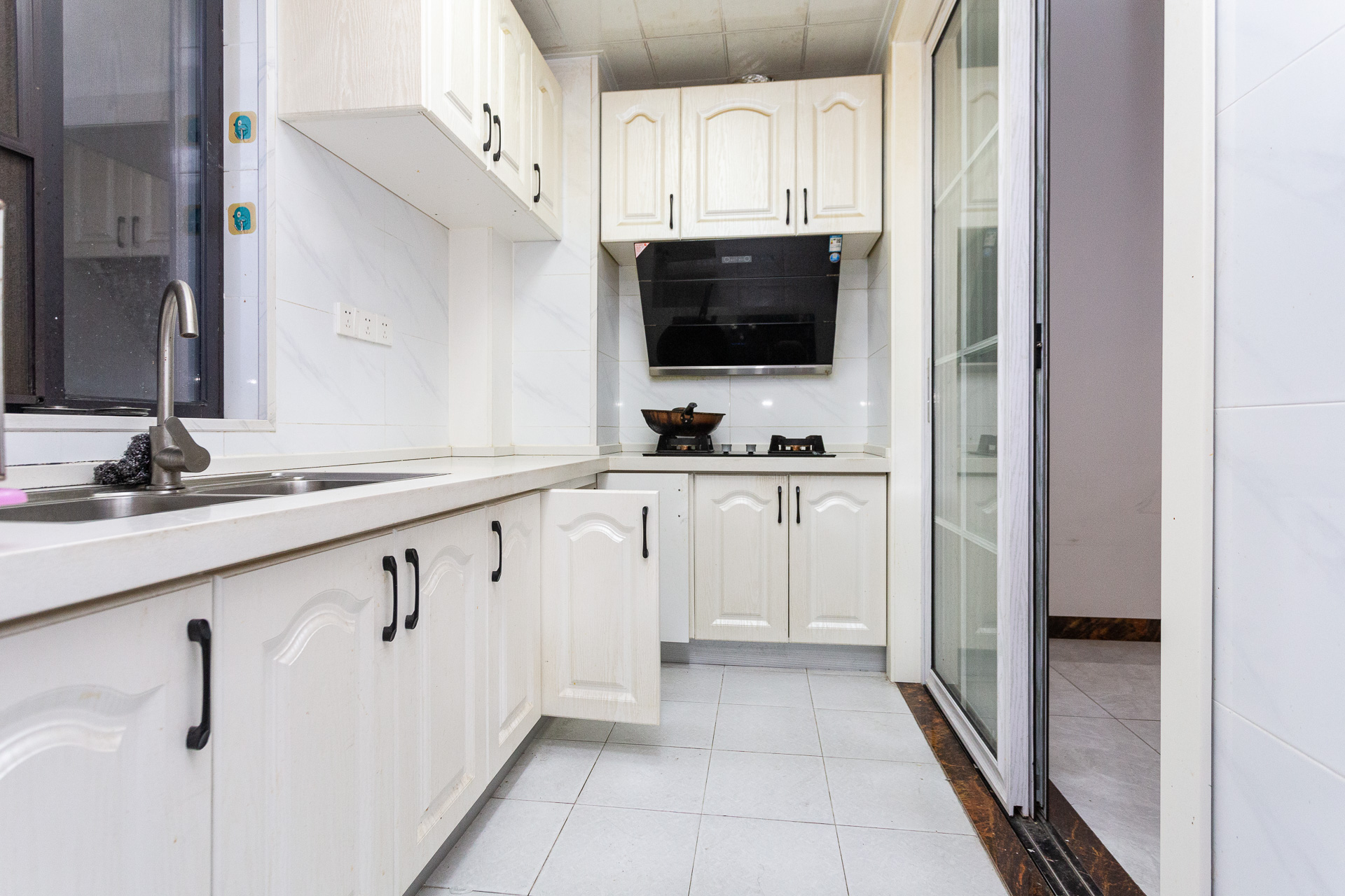 勤诚达境界城 4室2厅2卫 108.0万 勤诚达境界城 4室2厅2卫 108.0万厨房