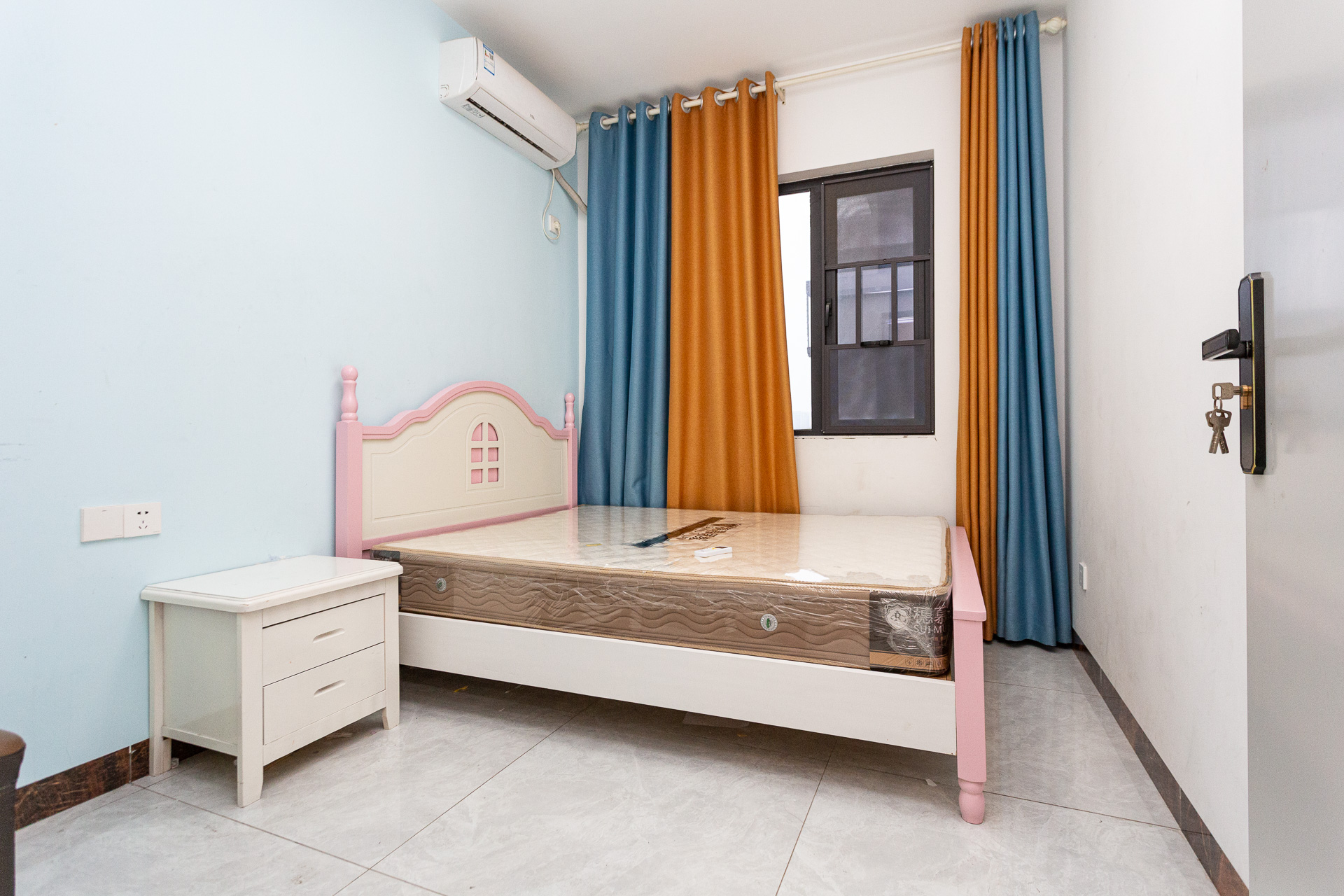 勤诚达境界城 4室2厅2卫 108.0万 勤诚达境界城 4室2厅2卫 108.0万卧室