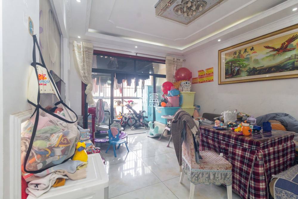 紫华郡  3室2厅2卫    61.8万