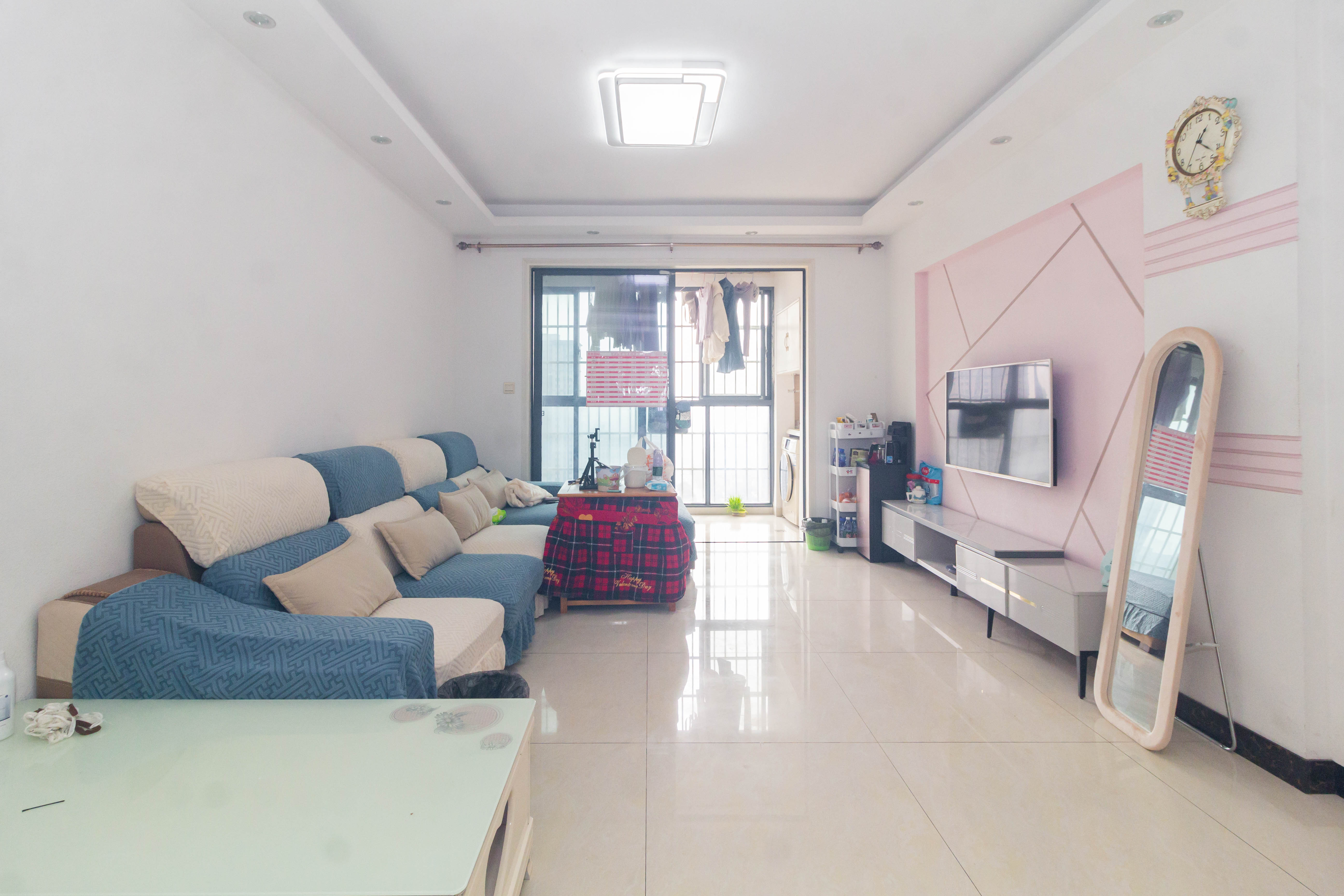 佳美紫郡  3室2厅1卫    54.8万 佳美紫郡  3室2厅1卫    54.8万客厅