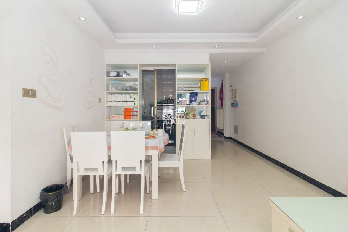 佳美紫郡  3室2厅1卫    54.8万 佳美紫郡  3室2厅1卫    54.8万客厅