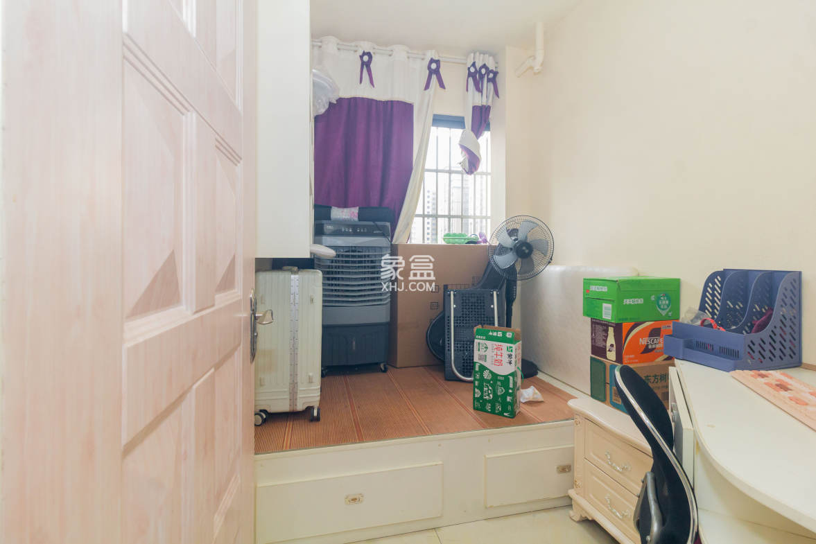 佳美紫郡  3室2厅1卫    54.8万 佳美紫郡  3室2厅1卫    54.8万卧室