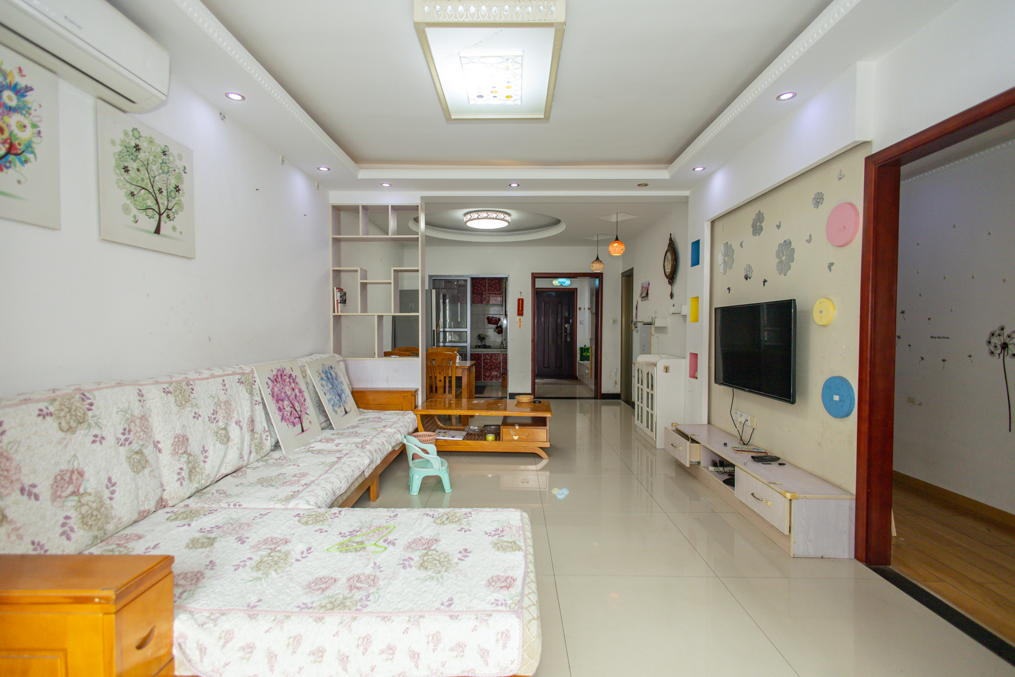 东方航标 1室1厅1卫 69.0万 东方航标 1室1厅1卫 69.0万客厅