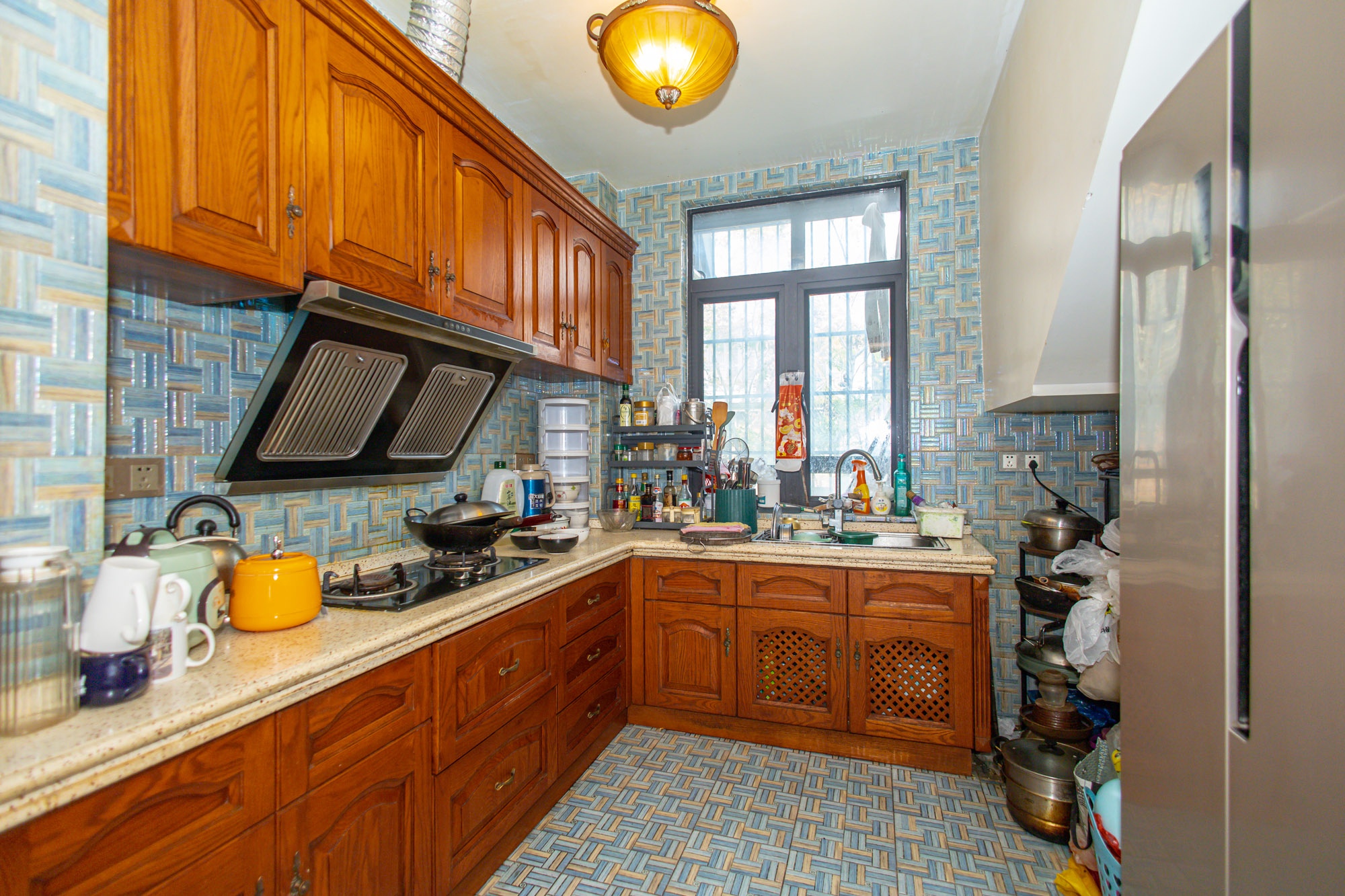 星湖湾一期洋房  5室2厅2卫    248.0万厨房