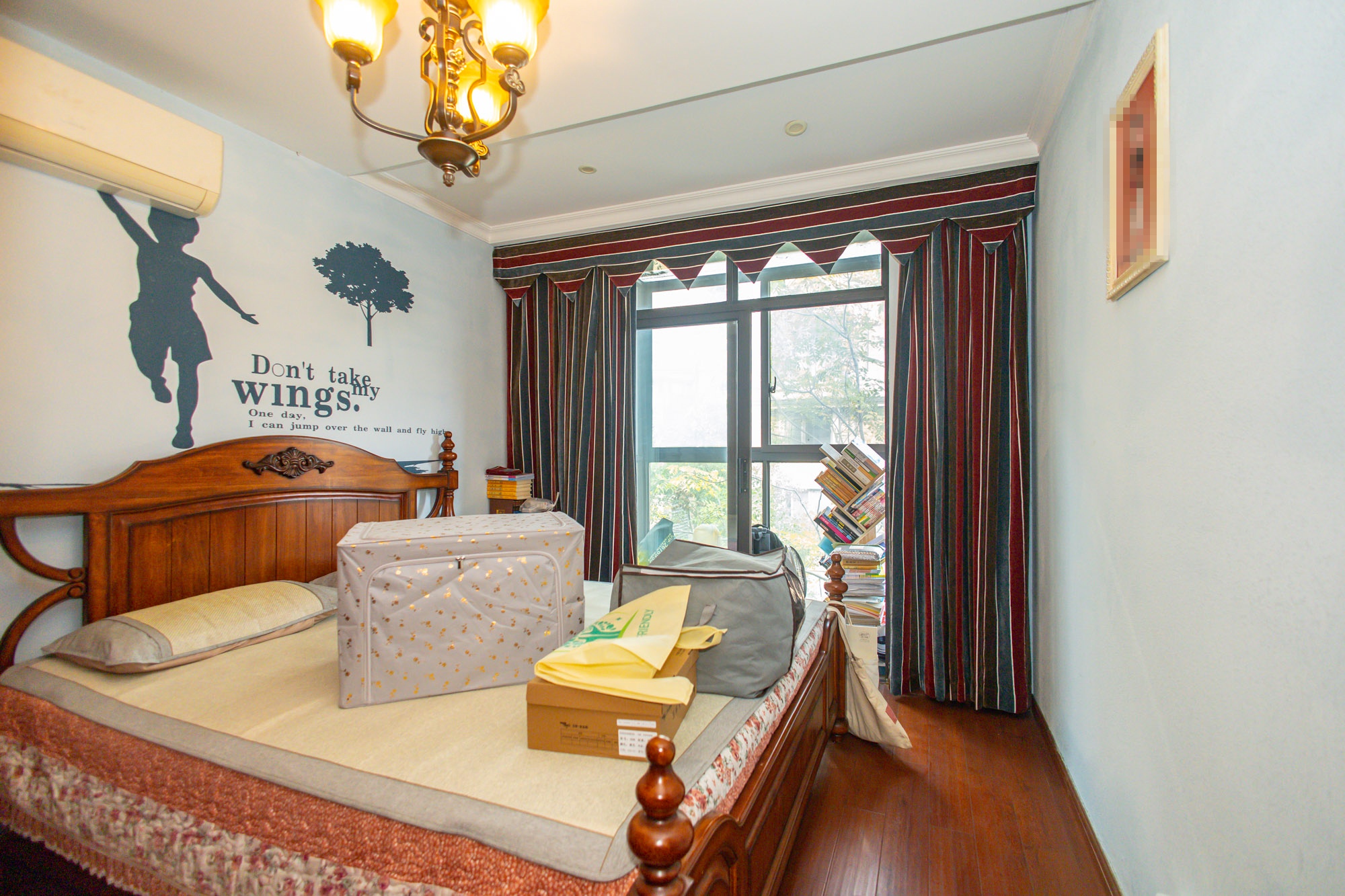 星湖湾一期洋房  5室2厅2卫    248.0万卧室