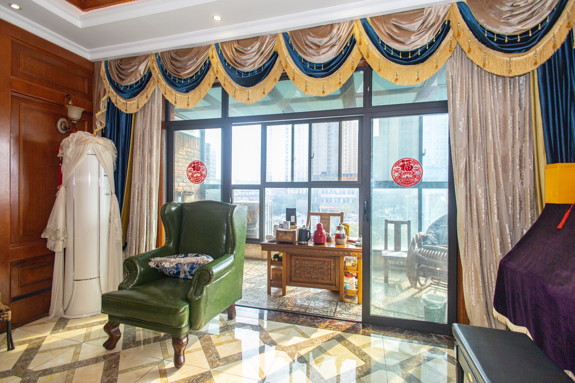 星湖湾一期洋房  5室2厅2卫    248.0万阳台