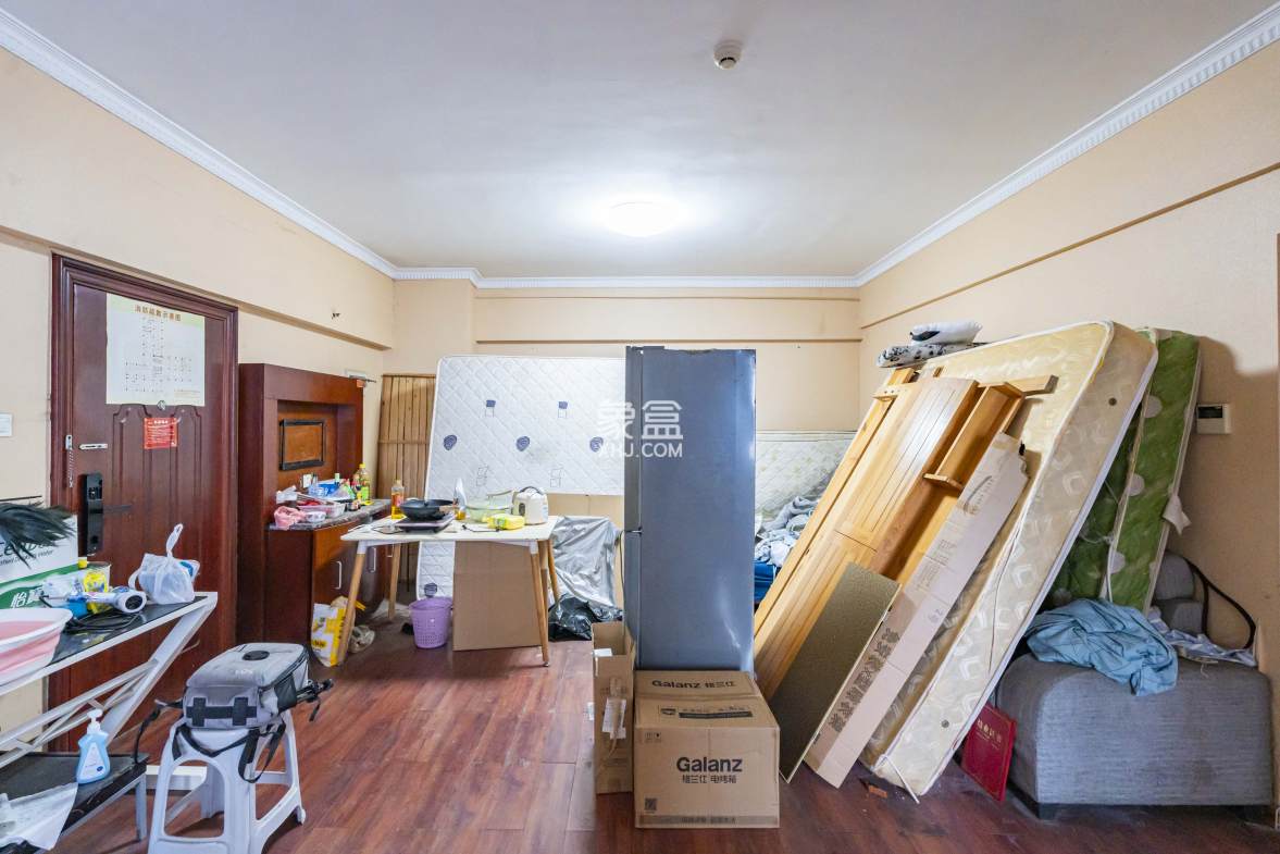 名富公寓  2室2厅1卫    60.0万 名富公寓  2室2厅1卫    60.0万客厅