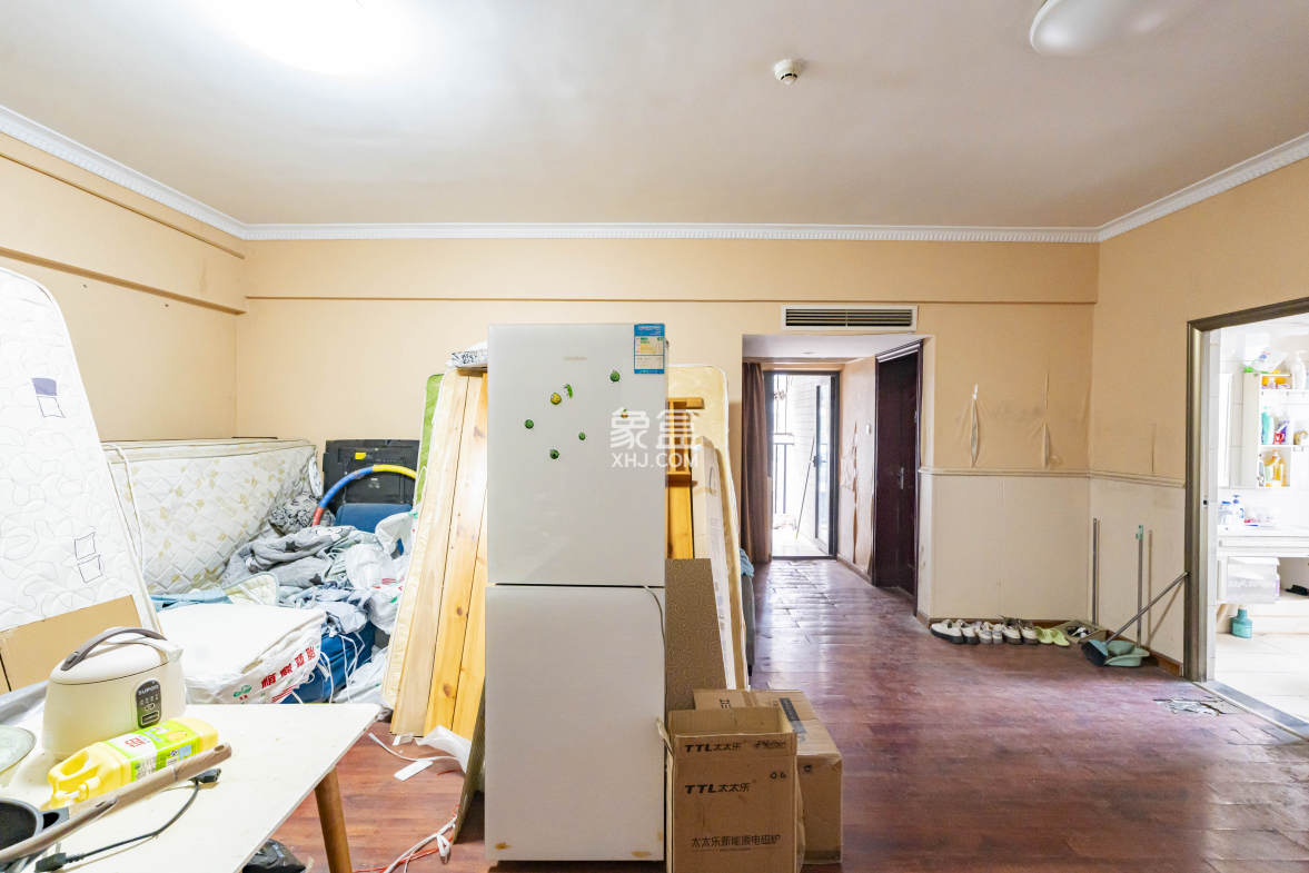 名富公寓  2室2厅1卫    60.0万 名富公寓  2室2厅1卫    60.0万客厅