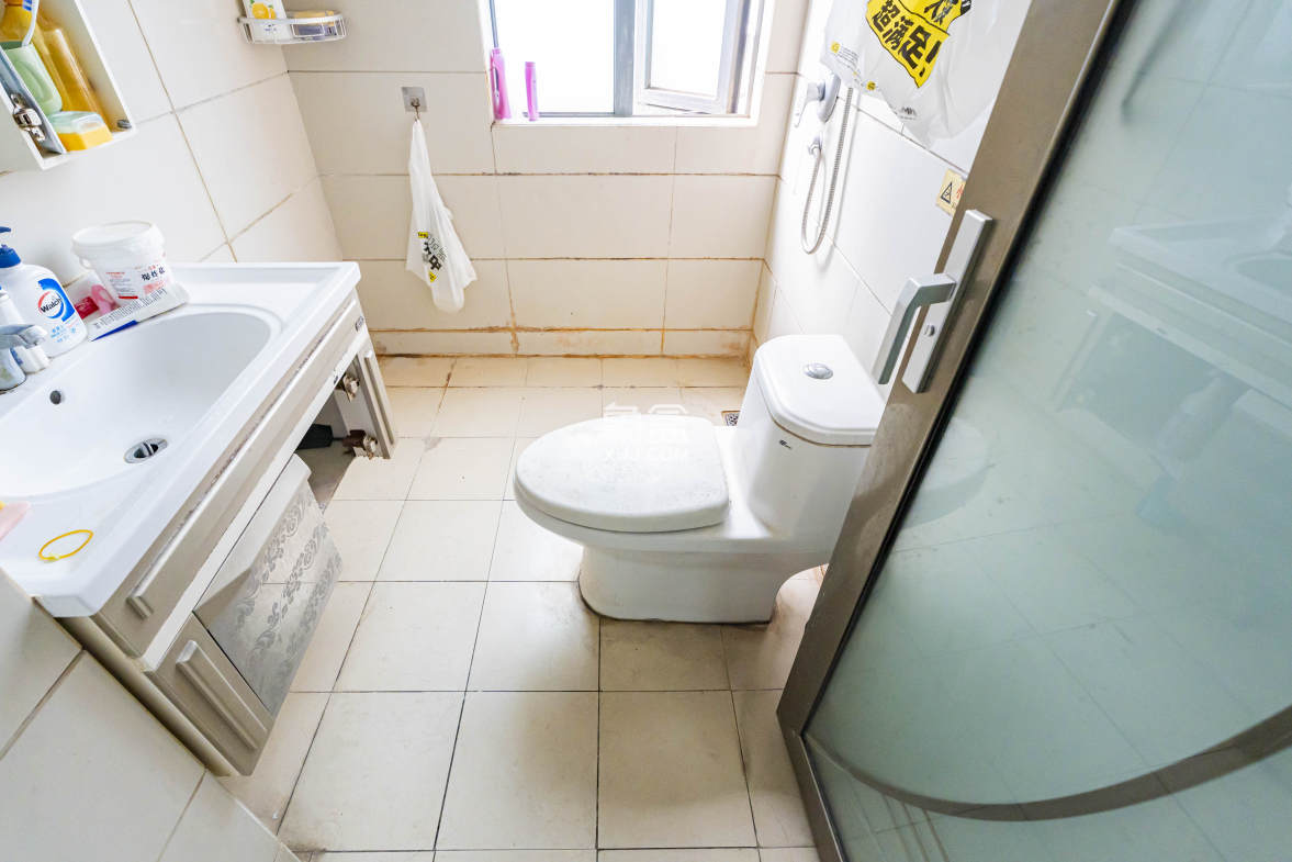 名富公寓  2室2厅1卫    60.0万 名富公寓  2室2厅1卫    60.0万卫生间