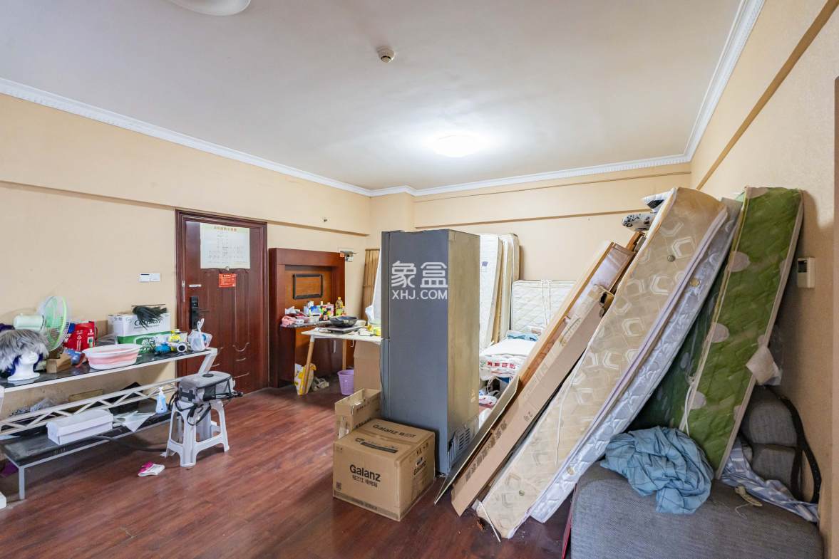 名富公寓  2室2厅1卫    60.0万 名富公寓  2室2厅1卫    60.0万客厅