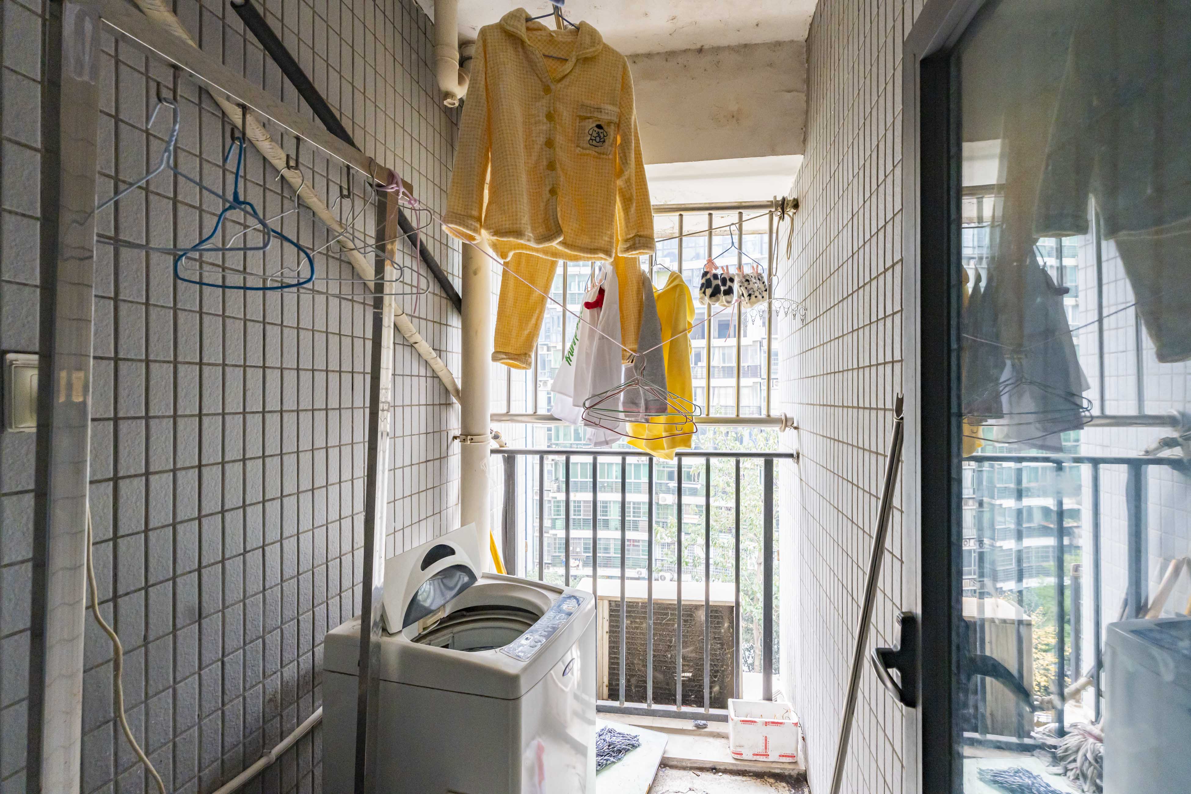 名富公寓  2室2厅1卫   70.00万阳台
