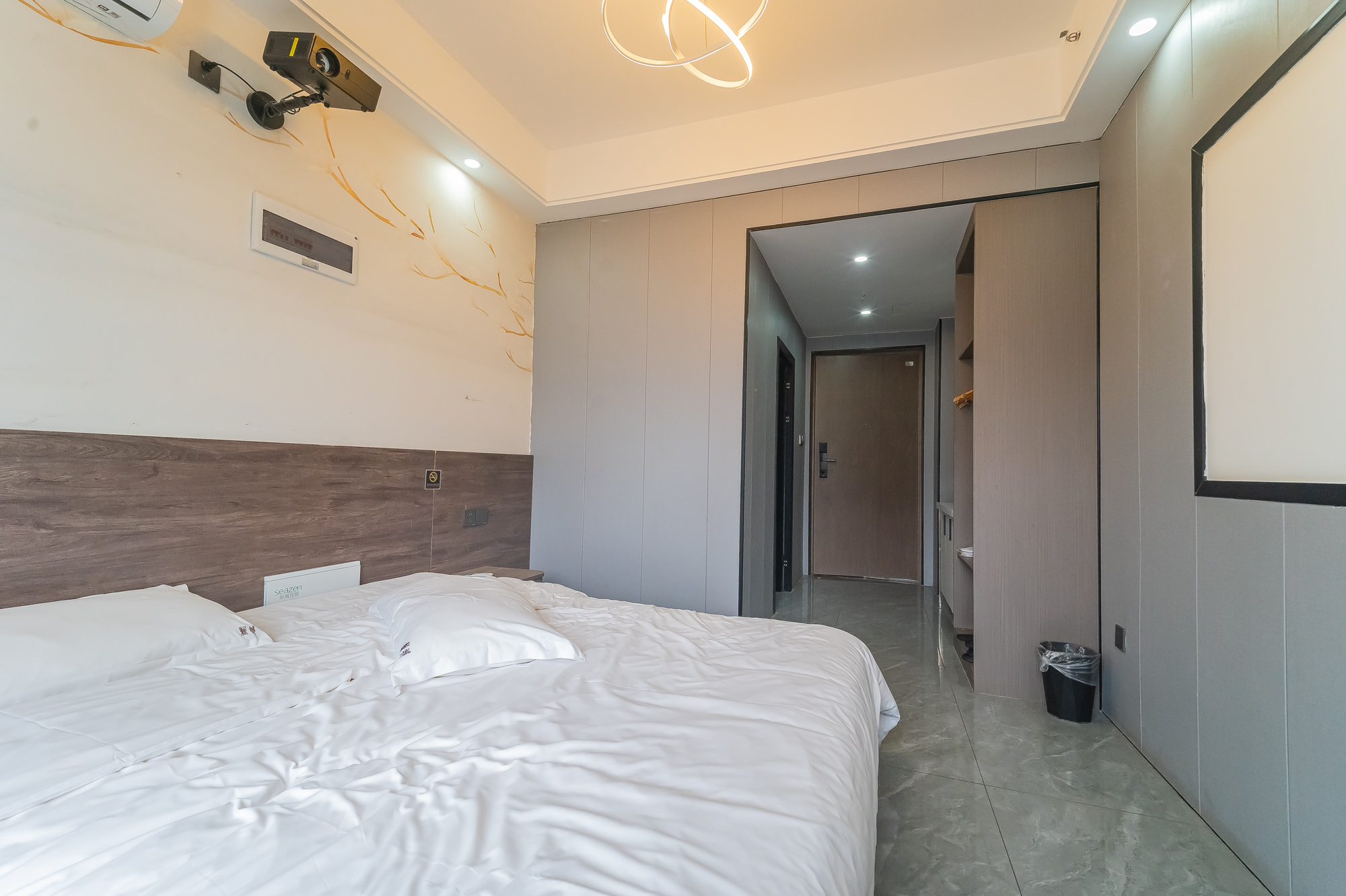 新城悦隽公园 1室1厅1卫 17.0万 新城悦隽公园 1室1厅1卫 17.0万客厅