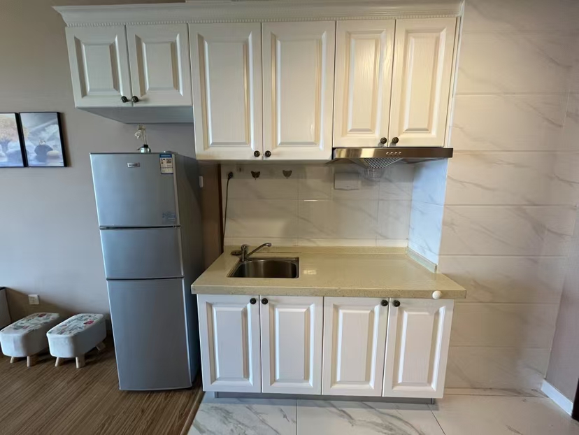 华耀碧桂园十里江湾誉峯 1室1厅1卫 1300.0元/月 华耀碧桂园十里江湾誉峯 1室1厅1卫 1300.0元/月室内图