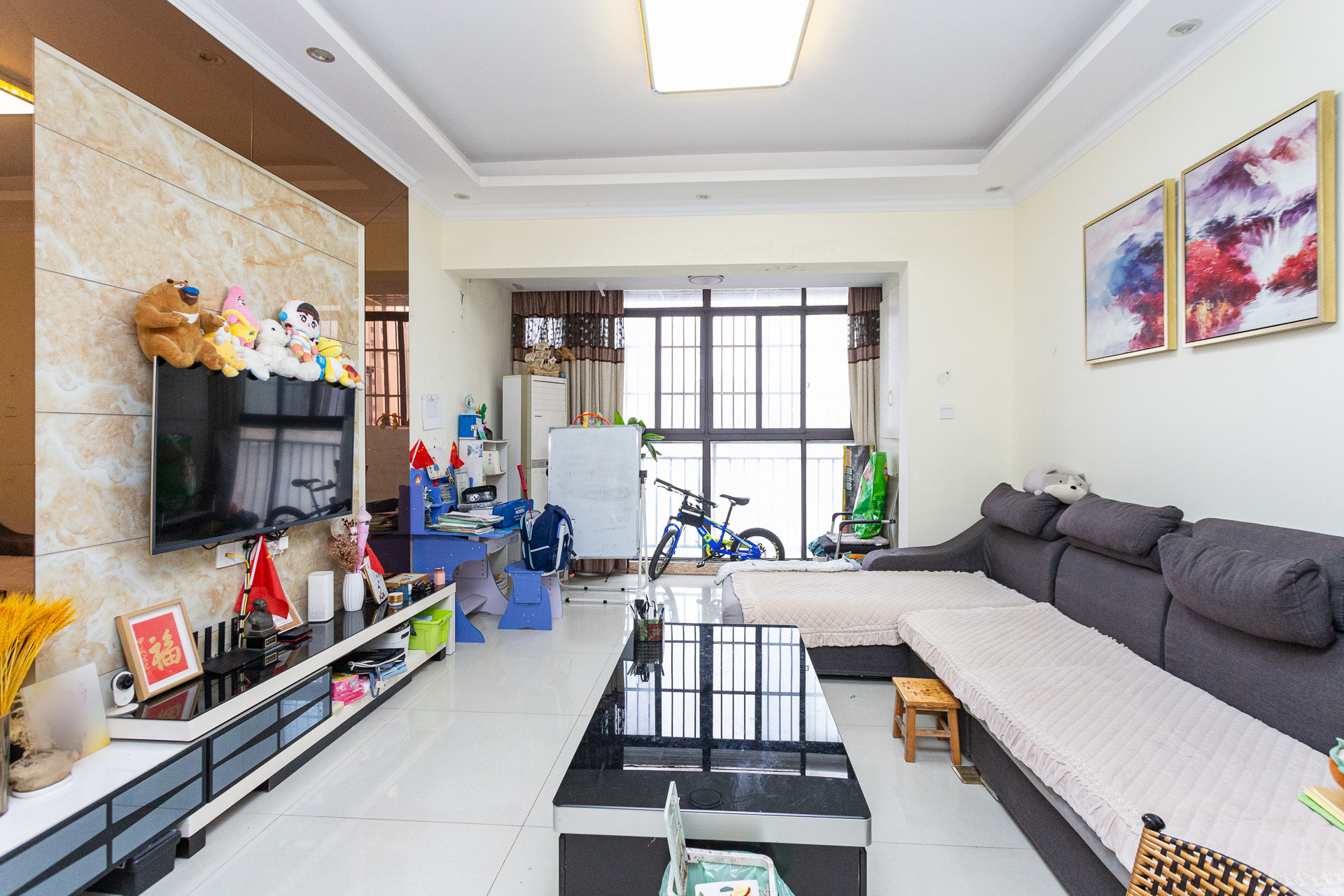 南山苏迪亚诺 3室2厅1卫 64.8万 南山苏迪亚诺 3室2厅1卫 64.8万客厅