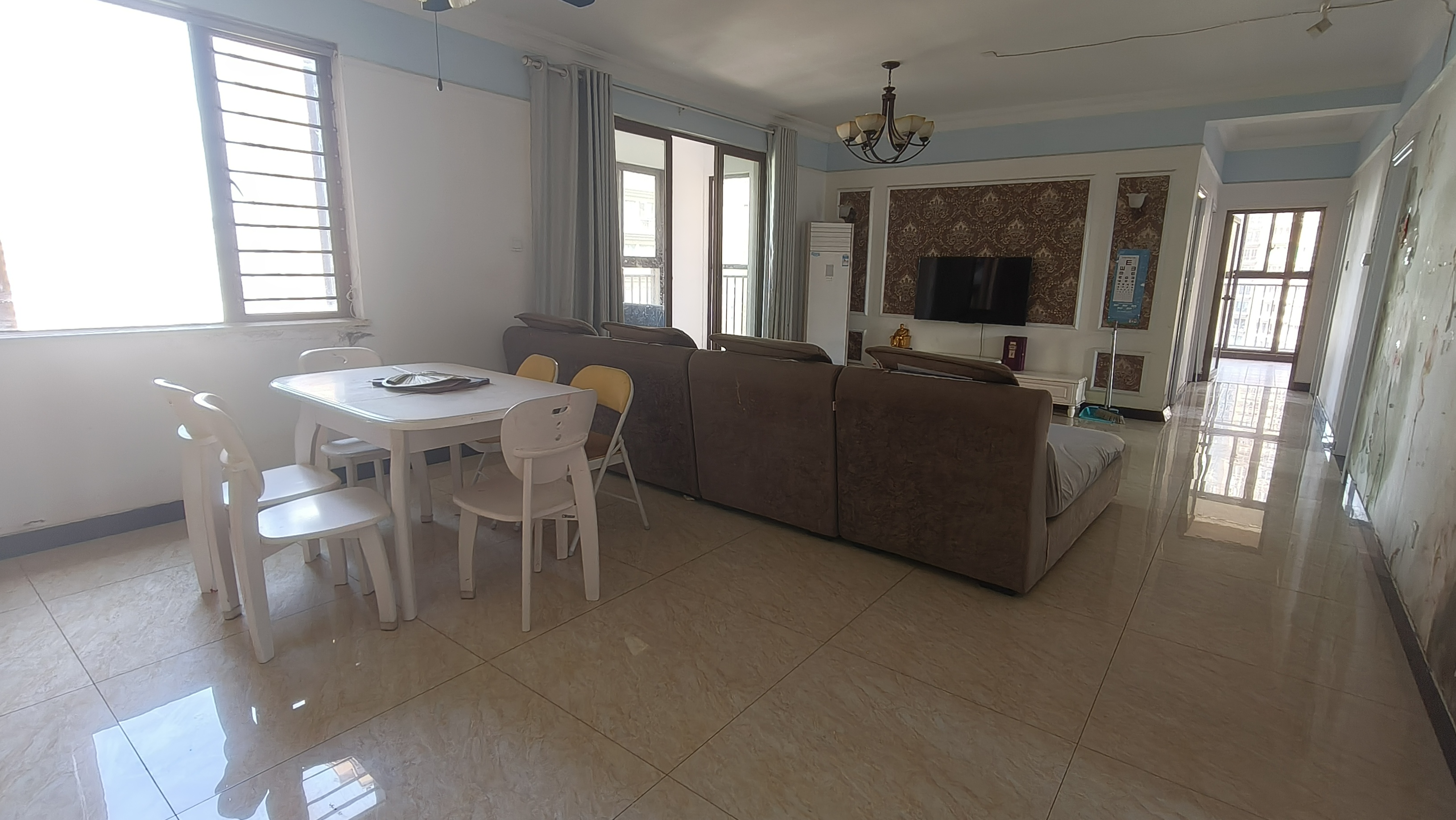 第六都(陆都小区) 4室2厅2卫 4000.0元/月 第六都(陆都小区) 4室2厅2卫 4000.0元/月室内图