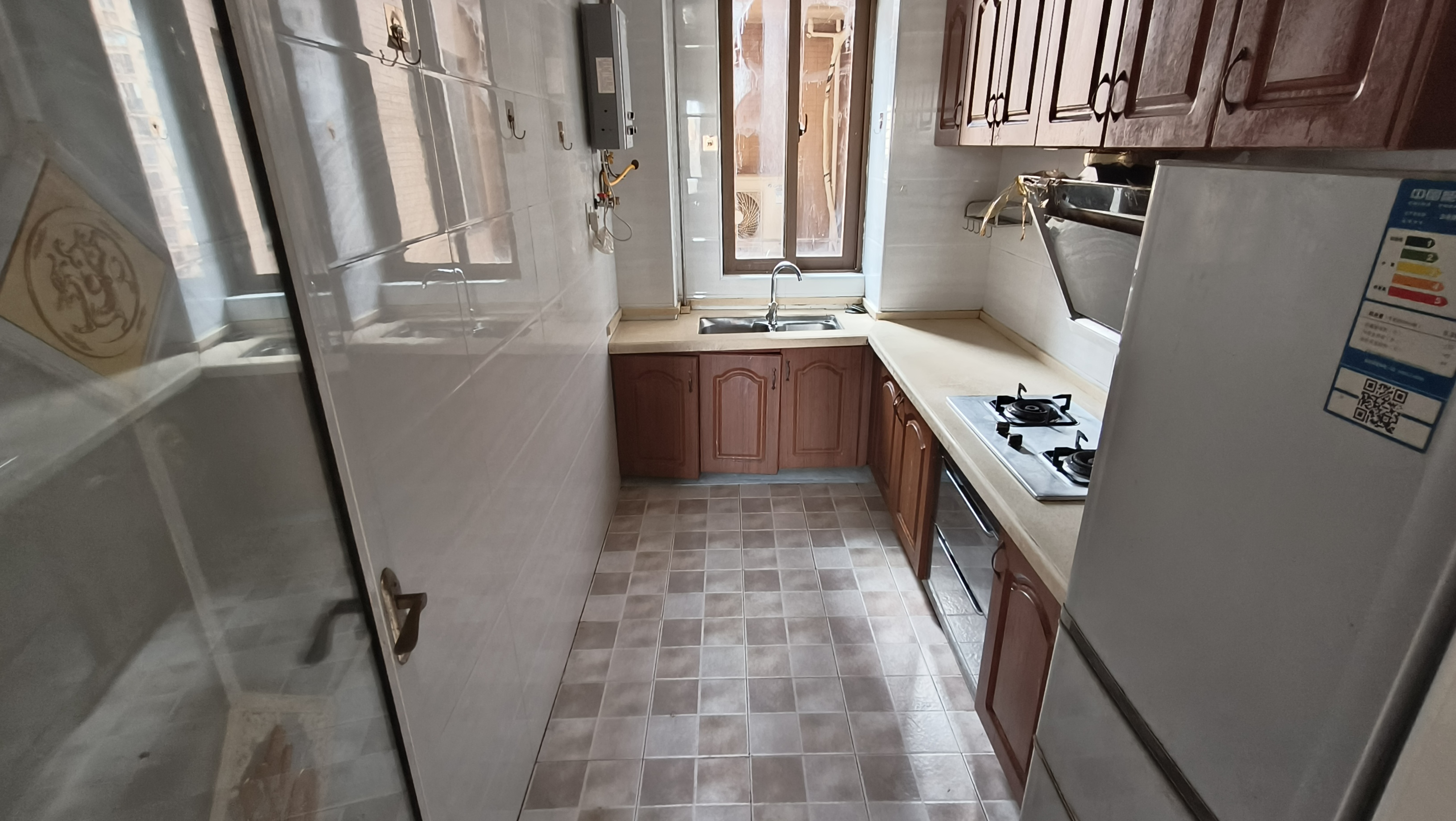 第六都(陆都小区) 4室2厅2卫 4000.0元/月 第六都(陆都小区) 4室2厅2卫 4000.0元/月室内图