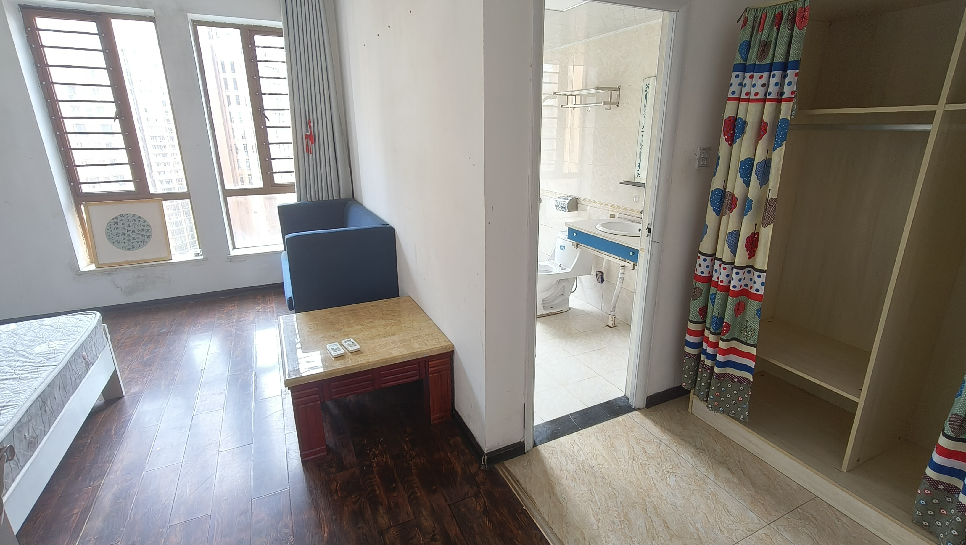 第六都(陆都小区) 4室2厅2卫 4000.0元/月 第六都(陆都小区) 4室2厅2卫 4000.0元/月室内图