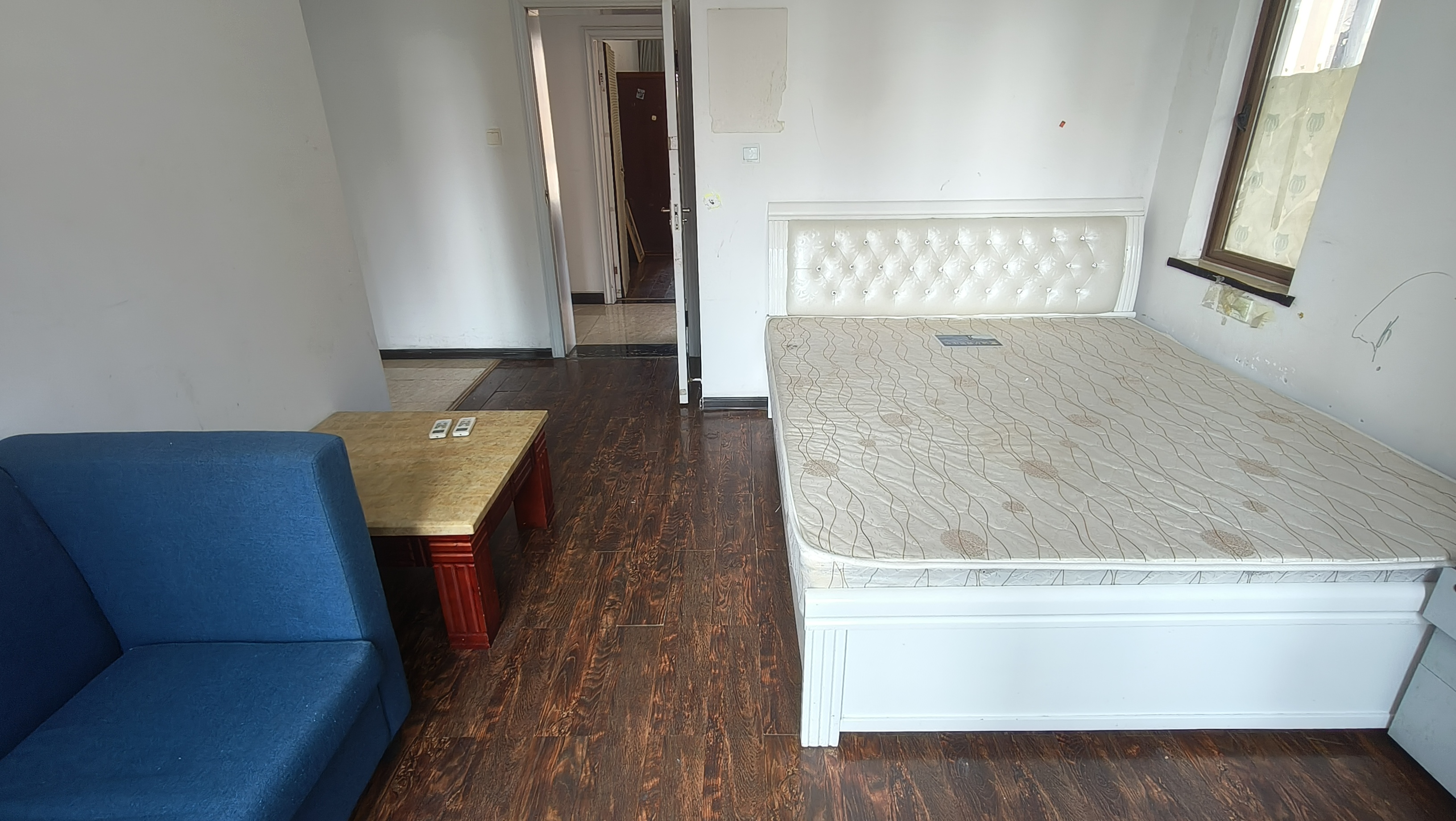 第六都（陆都小区）  4室2厅2卫    4000.0元/月室内图