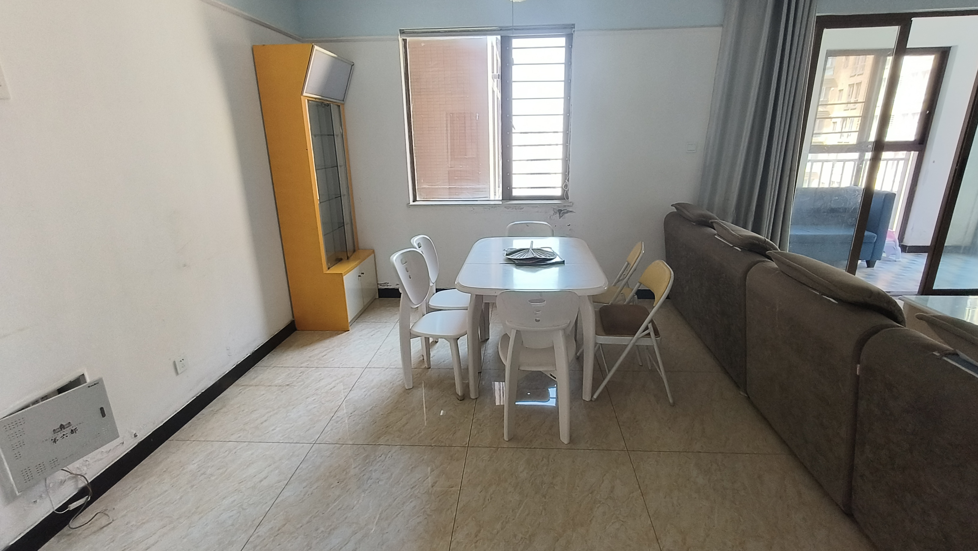 第六都（陆都小区）  4室2厅2卫    4000.0元/月室内图