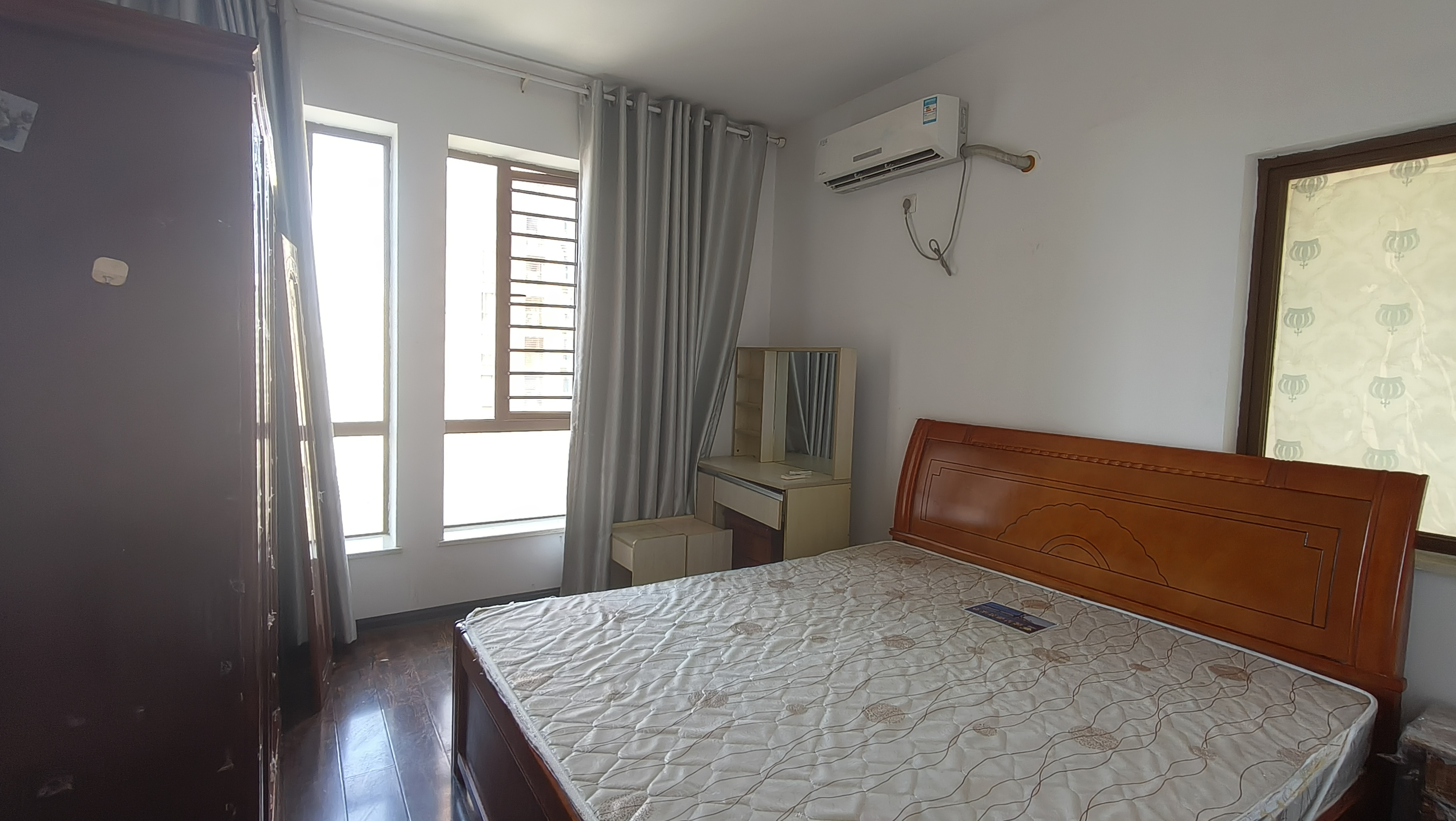 第六都(陆都小区) 4室2厅2卫 4000.0元/月 第六都(陆都小区) 4室2厅2卫 4000.0元/月室内图