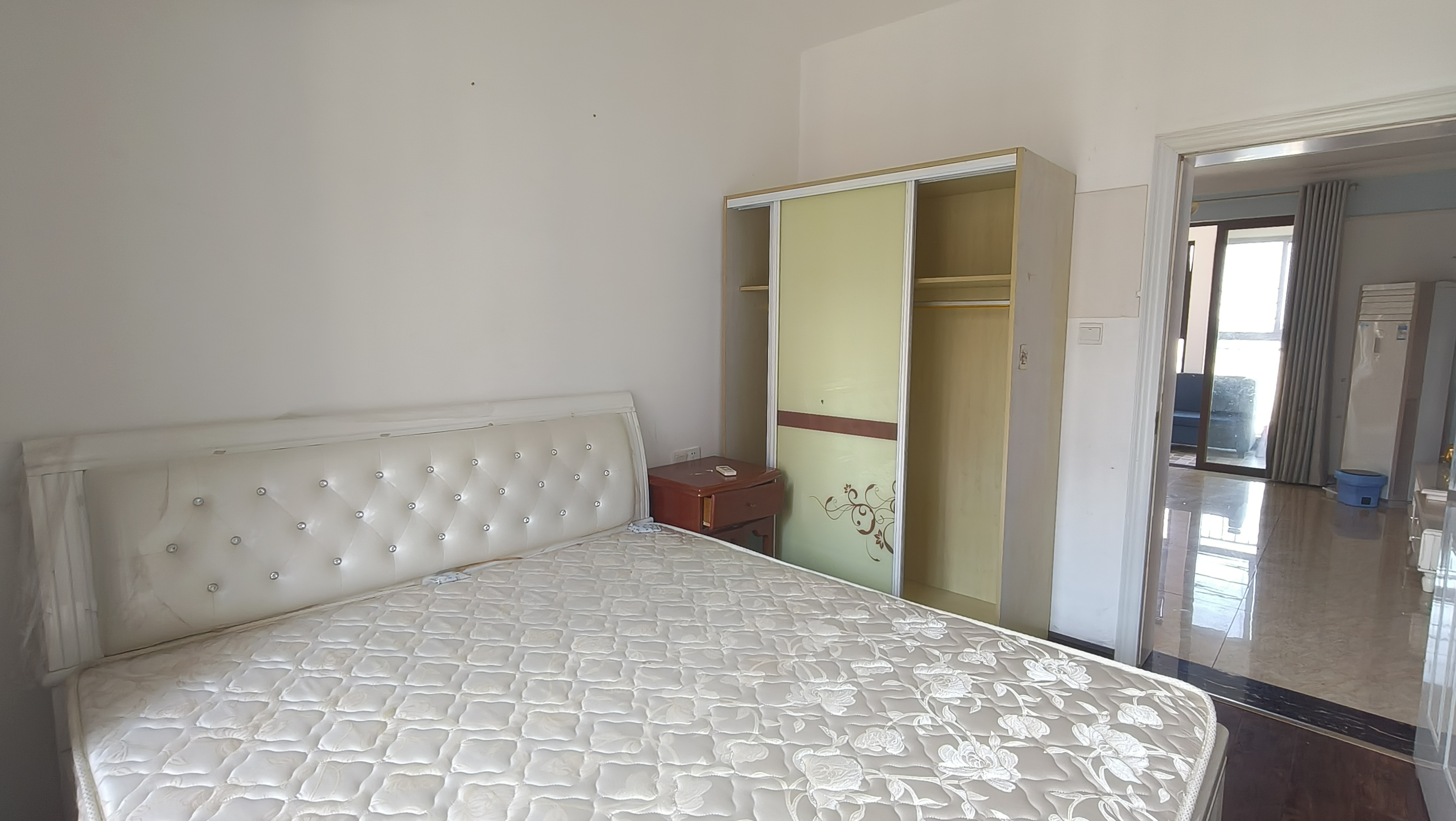 第六都(陆都小区) 4室2厅2卫 4000.0元/月 第六都(陆都小区) 4室2厅2卫 4000.0元/月室内图