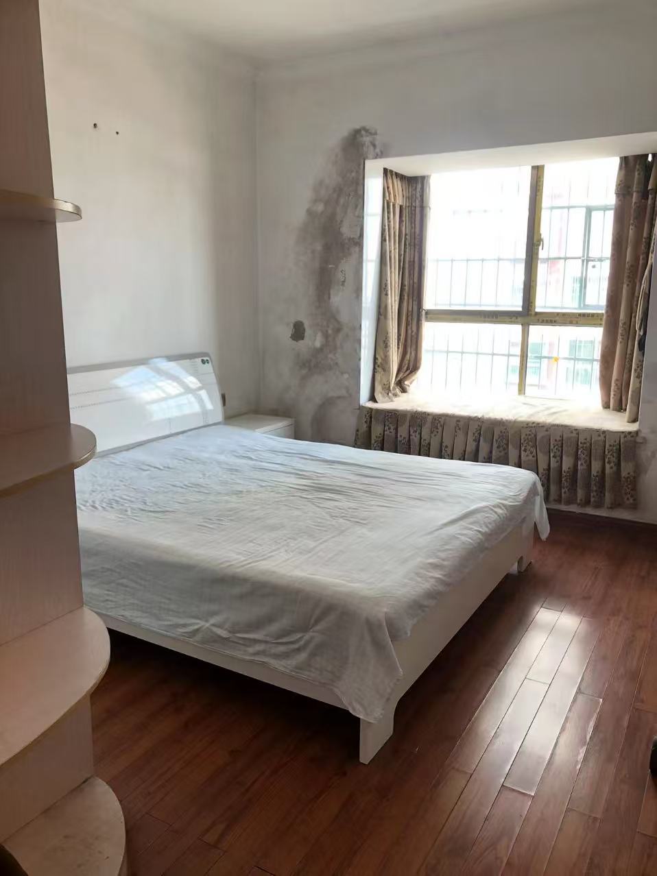 荷花新城 3室2厅1卫 1800.0元/月 荷花新城 3室2厅1卫 1800.0元/月室内图