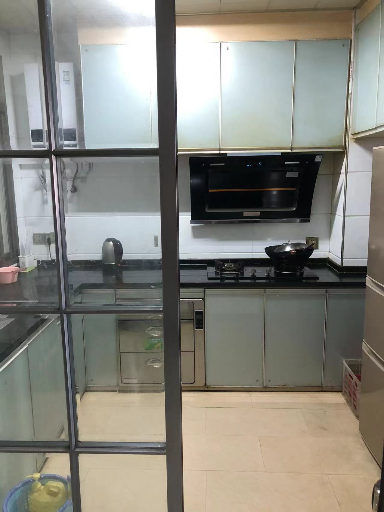 荷花新城 3室2厅1卫 1800.0元/月 荷花新城 3室2厅1卫 1800.0元/月室内图