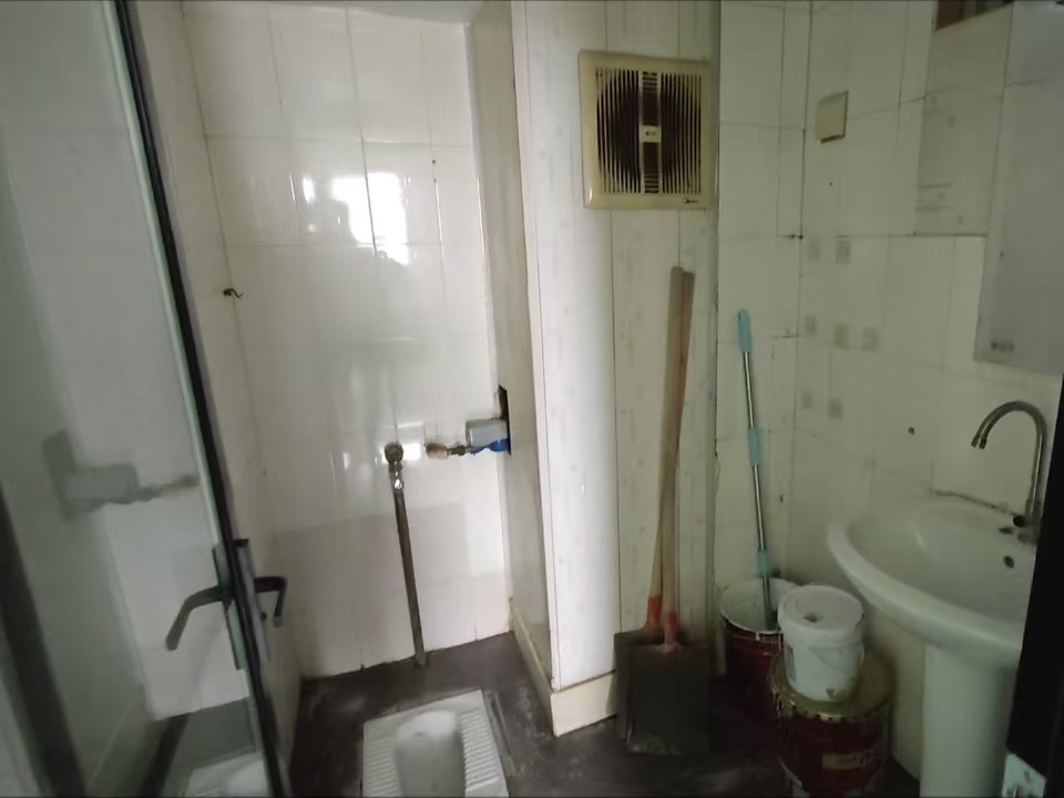 兴威名座 1室2厅1卫 3000.0元/月 兴威名座 1室2厅1卫 3000.0元/月室内图