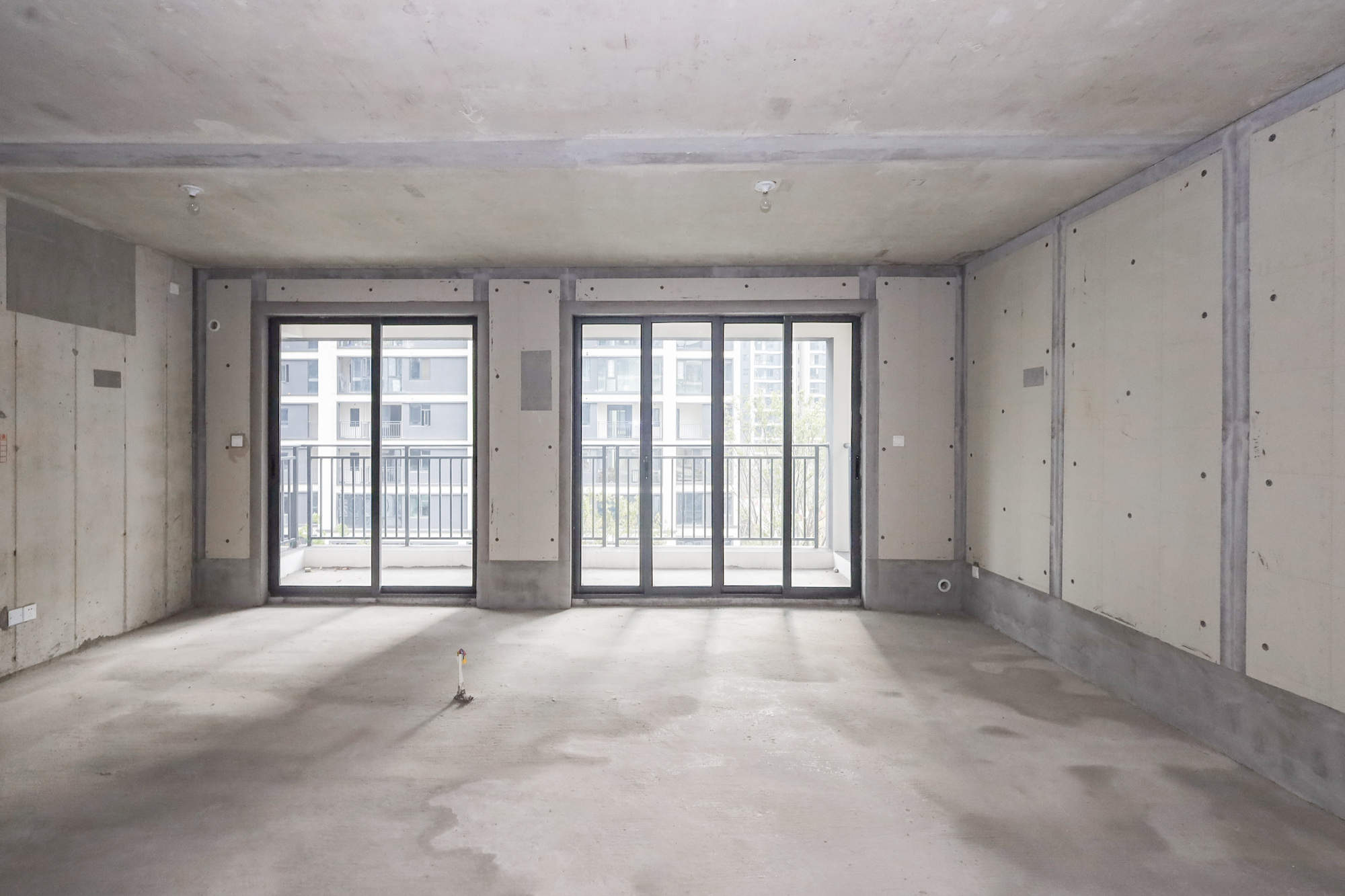 轨道中建麓江府  3室2厅2卫   198.00万