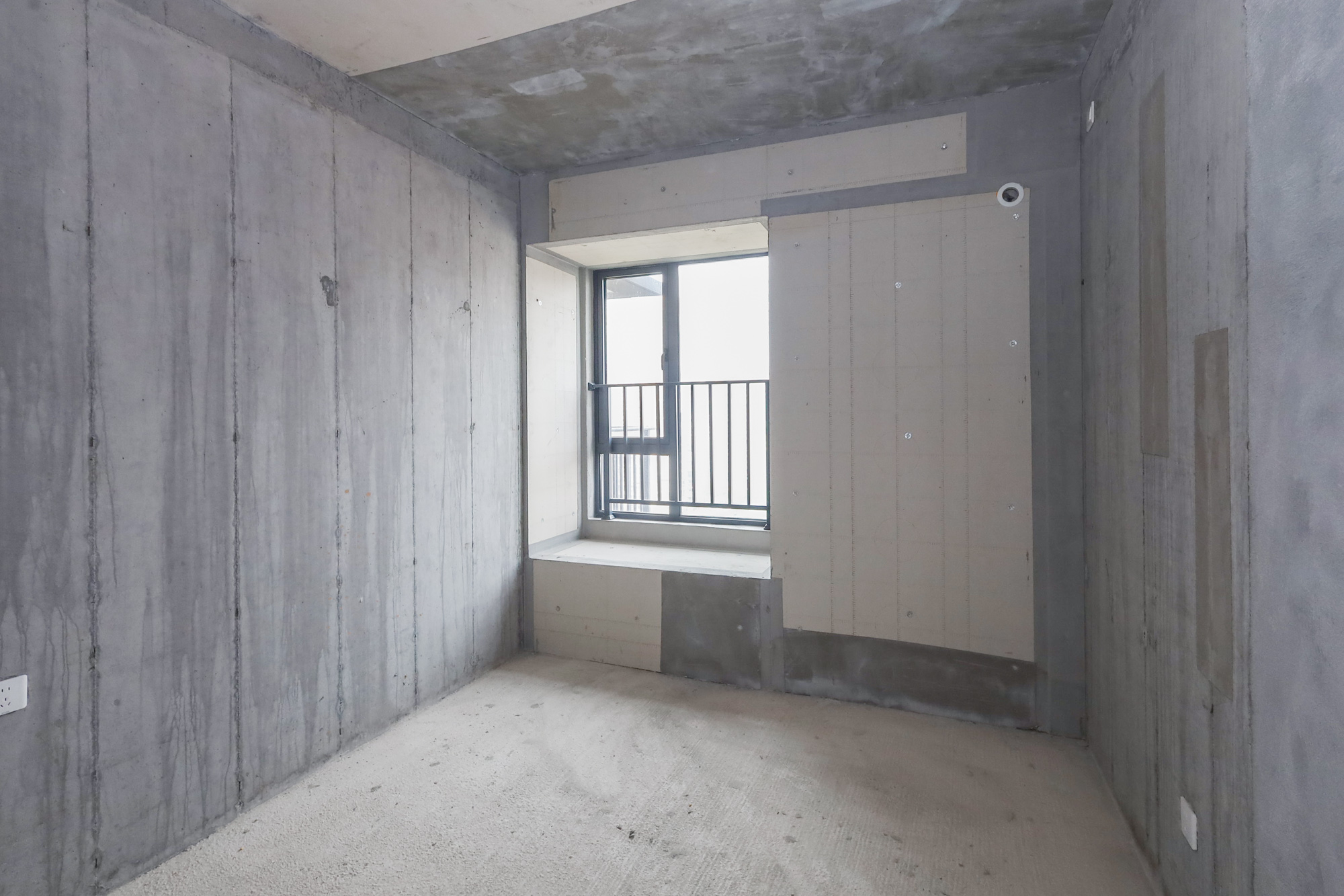 轨道中建麓江府  4室2厅2卫   218.00万卧室